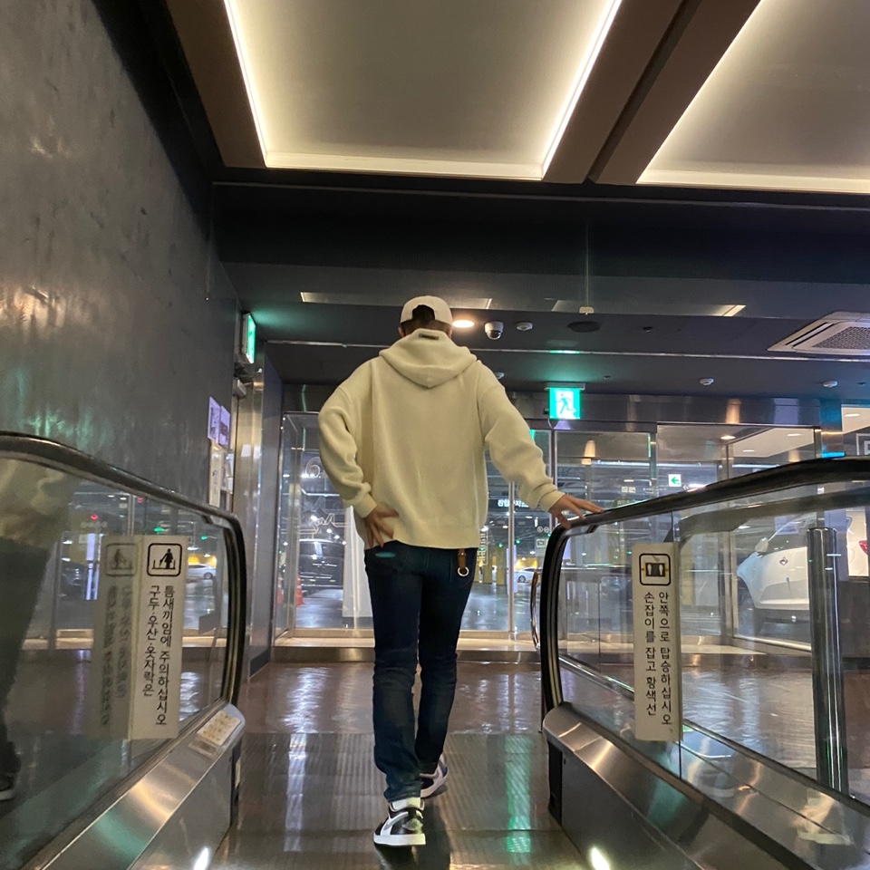 Essentials Knit Hoodie Cream - 20FW, Jordan 1 Low Black Particle Grey 착용 스타일 - 3