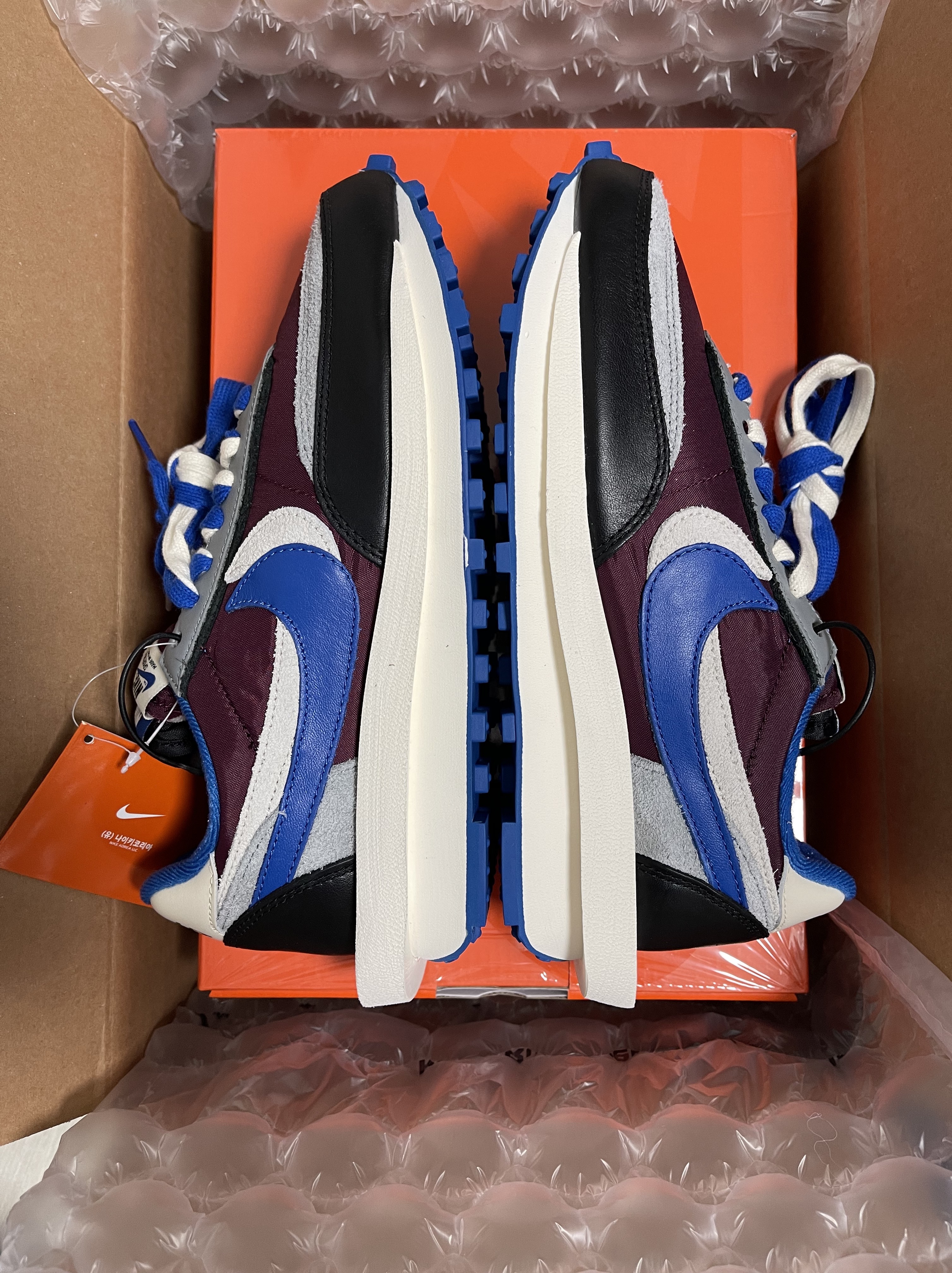 Nike x Sacai x Undercover LDWaffle Night Maroon Team Royal 착용 스타일
