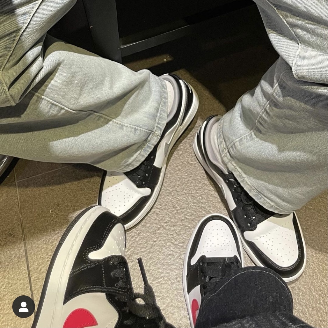 Jordan 1 Low Black Particle Grey, (W) Jordan 1 Low Black Siren Red 착용 스타일
