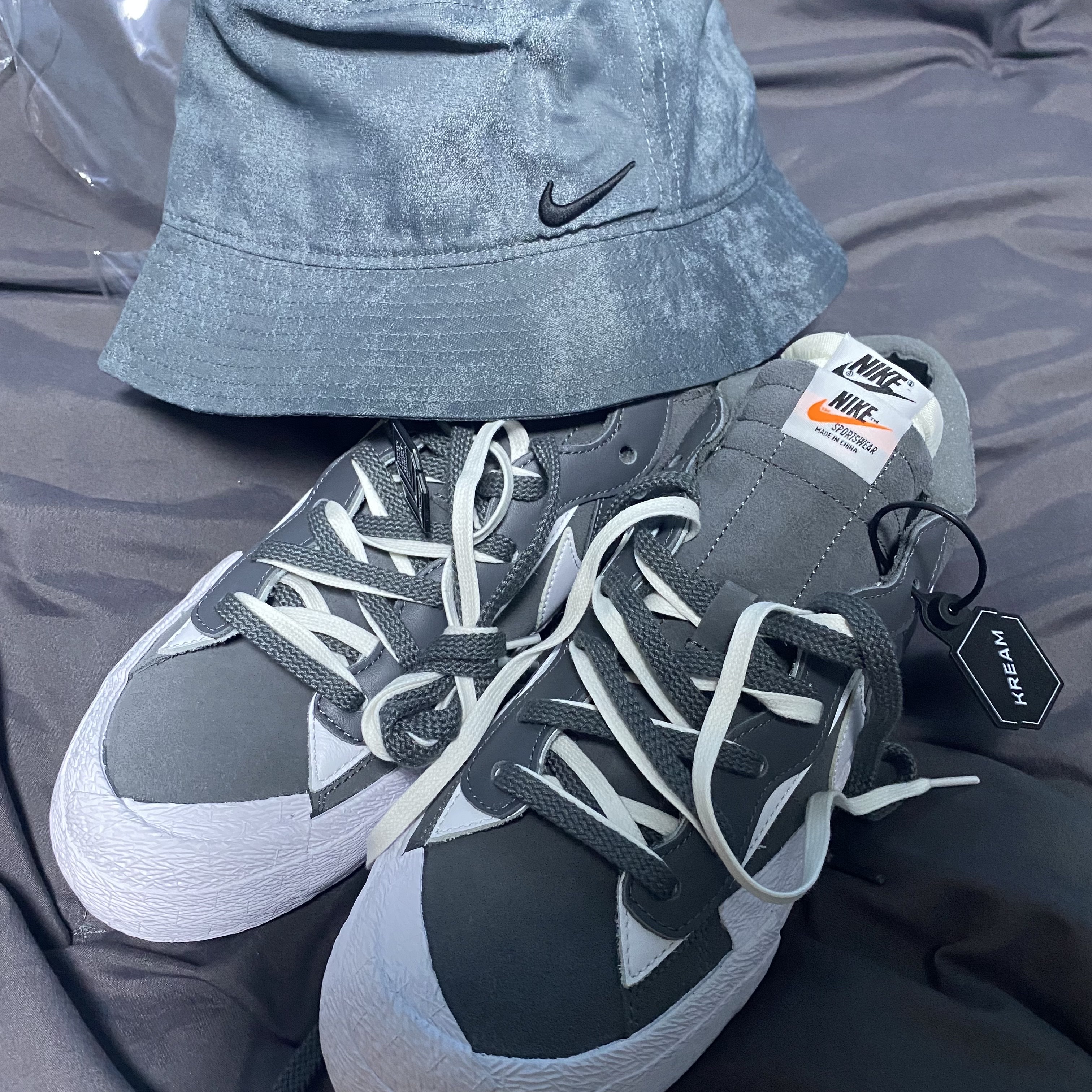 Nike x Sacai Blazer Low Iron Grey, Nike NRG Bucket Hat Anthracite 착용 스타일