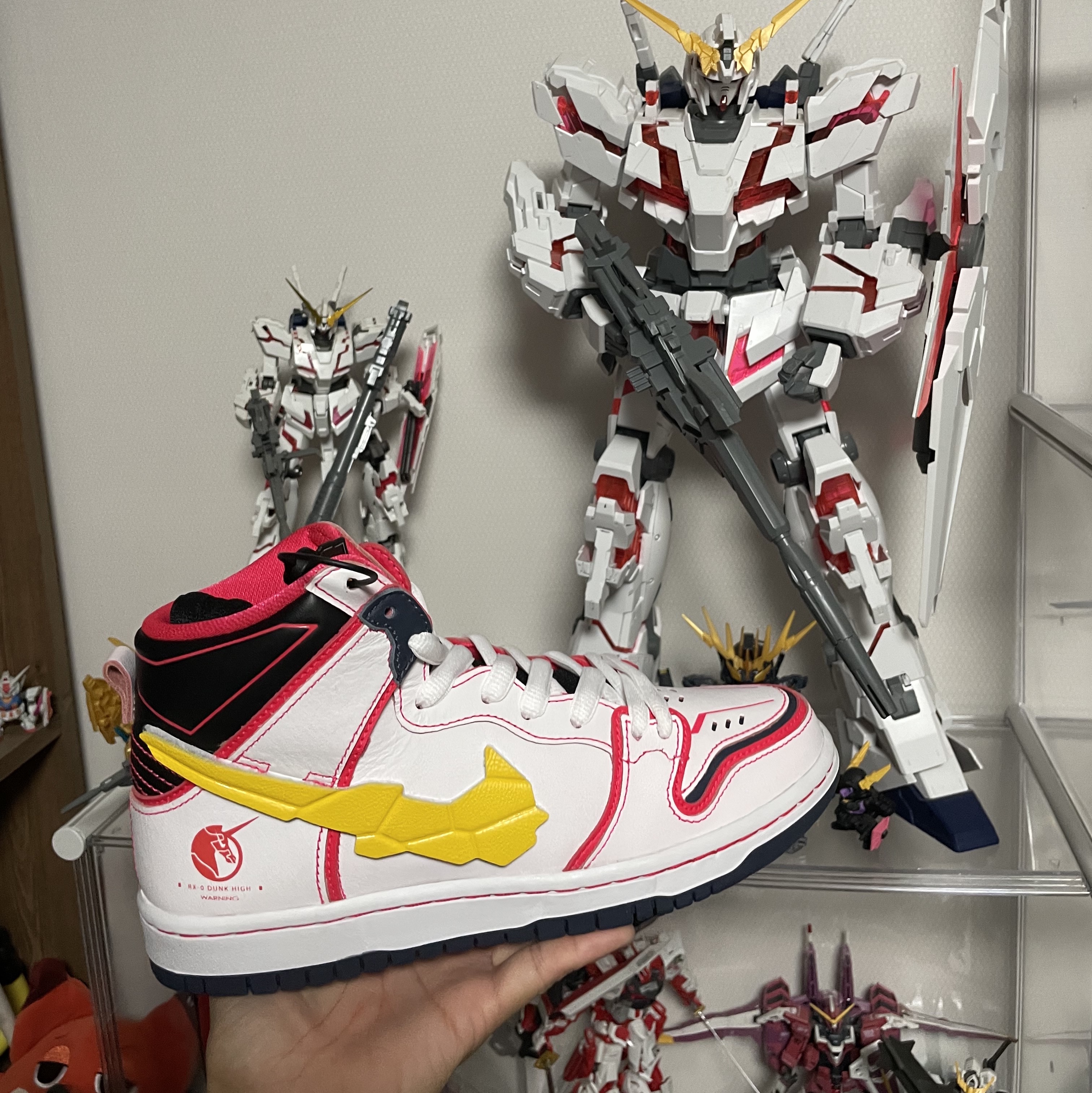 Nike x Gundam SB Dunk High Pro QS Unicorn RX-0 착용 스타일