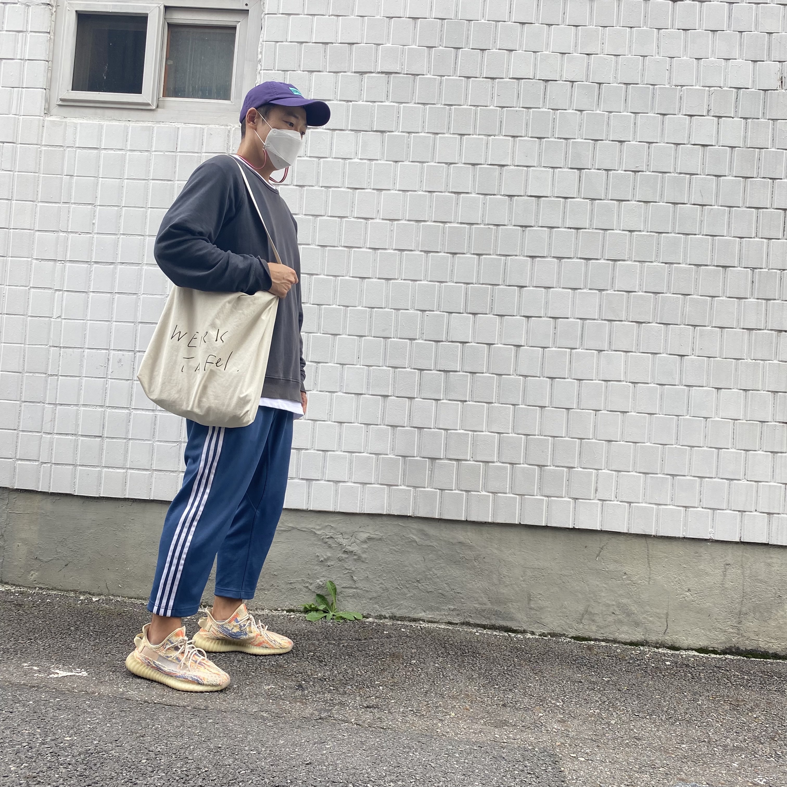 Adidas Yeezy Boost 350 V2 MX Oat 착용 스타일 - 2