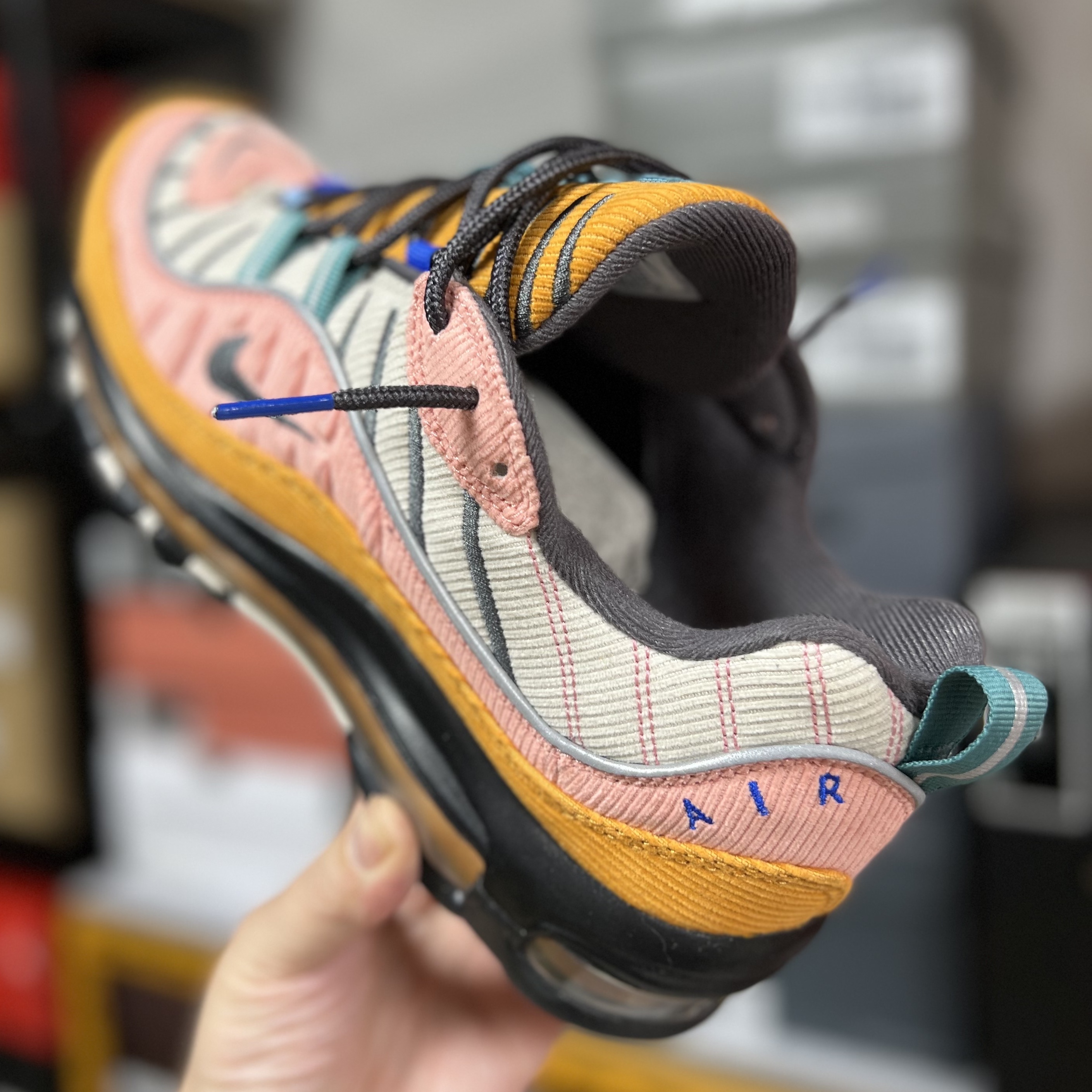 Nike Air Max 98 Corduory Amber Rise 착용 스타일 - 2