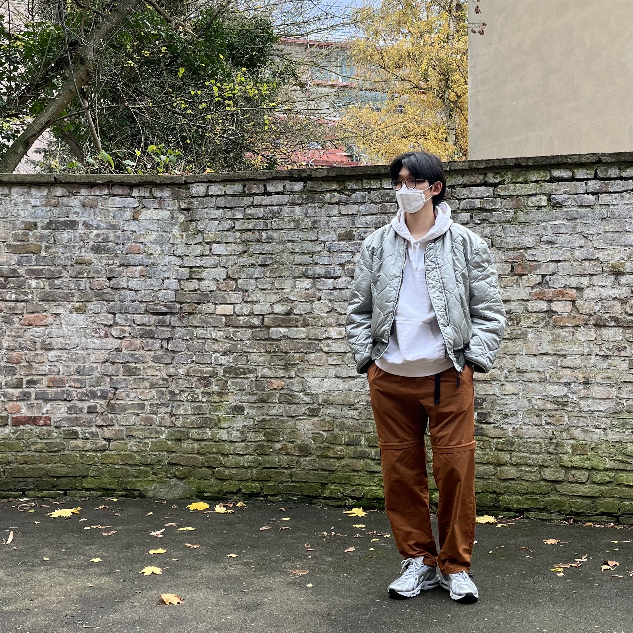 Supreme Big Logo Hooded Sweatshirt White - 21SS, Nike x Supreme Air Max 96 Metallic Silver 착용 스타일 - 1