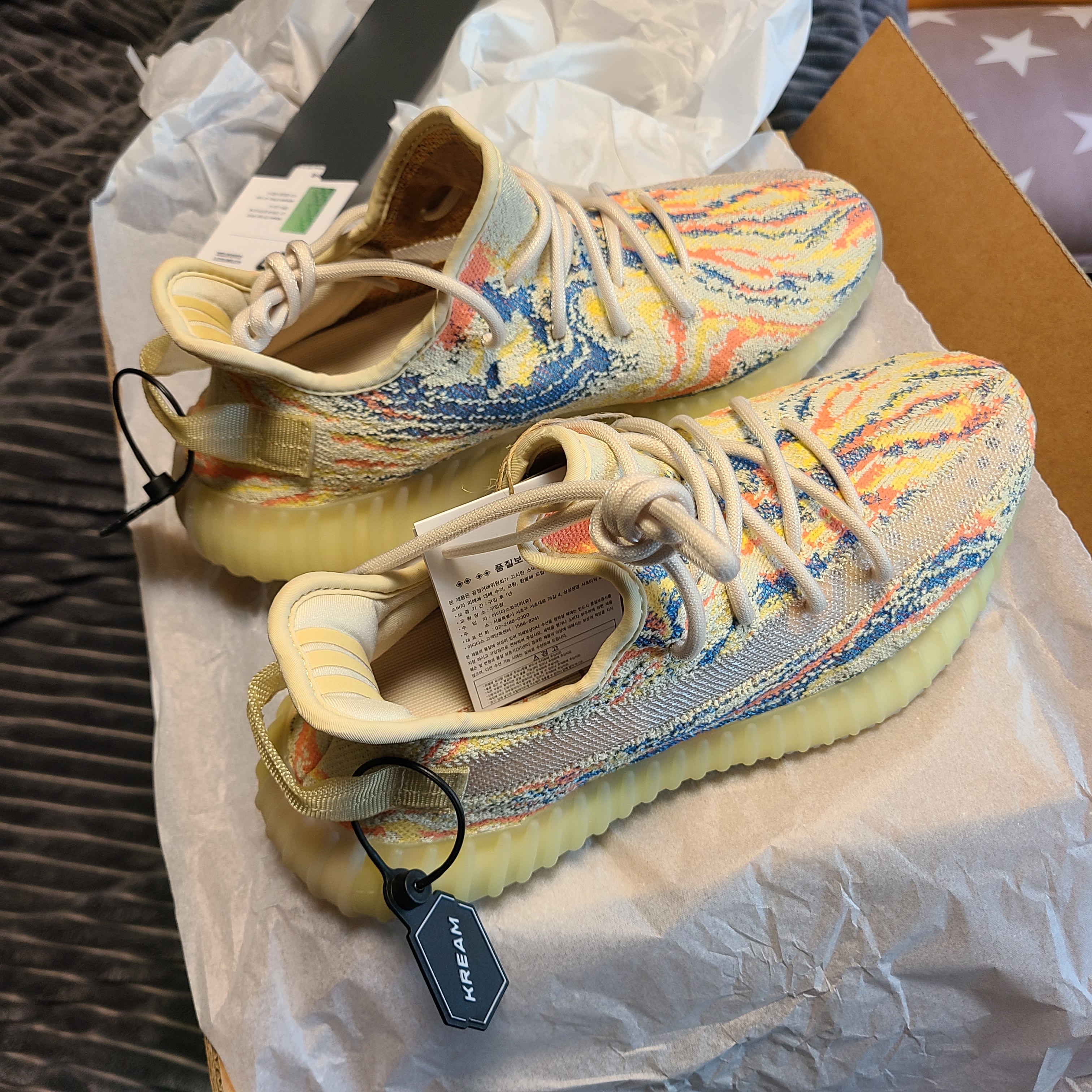 Adidas Yeezy Boost 350 V2 MX Oat 착용 스타일 - 2
