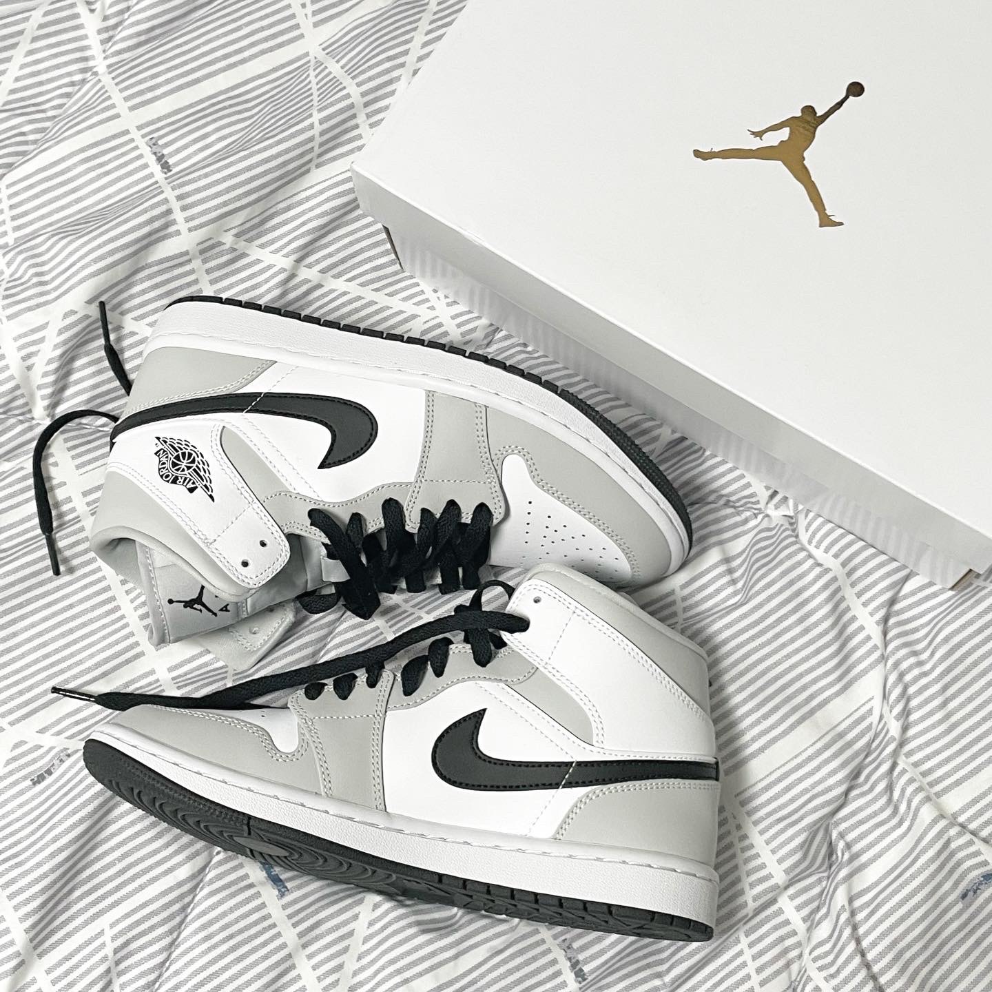 (W) Jordan 1 Mid Grey Fog 착용 스타일 - 4