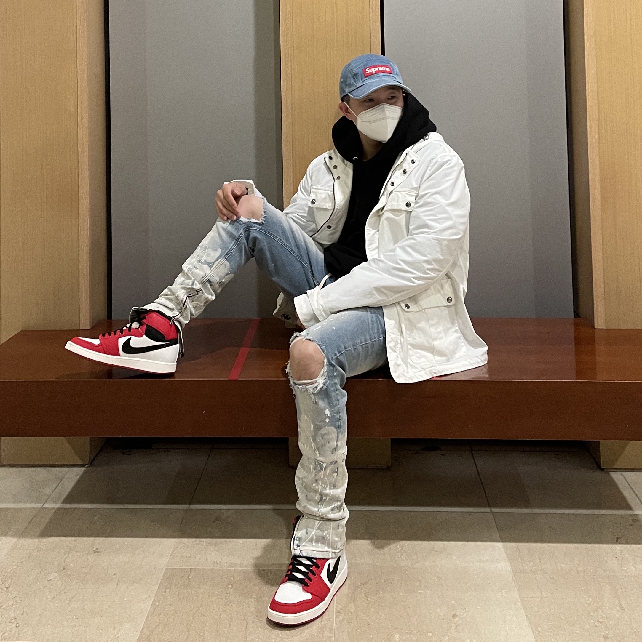 Jordan 1 KO Chicago 2021, Supreme Swarovski S Logo Hooded Sweatshirt Black - 21SS 착용 스타일 - 3
