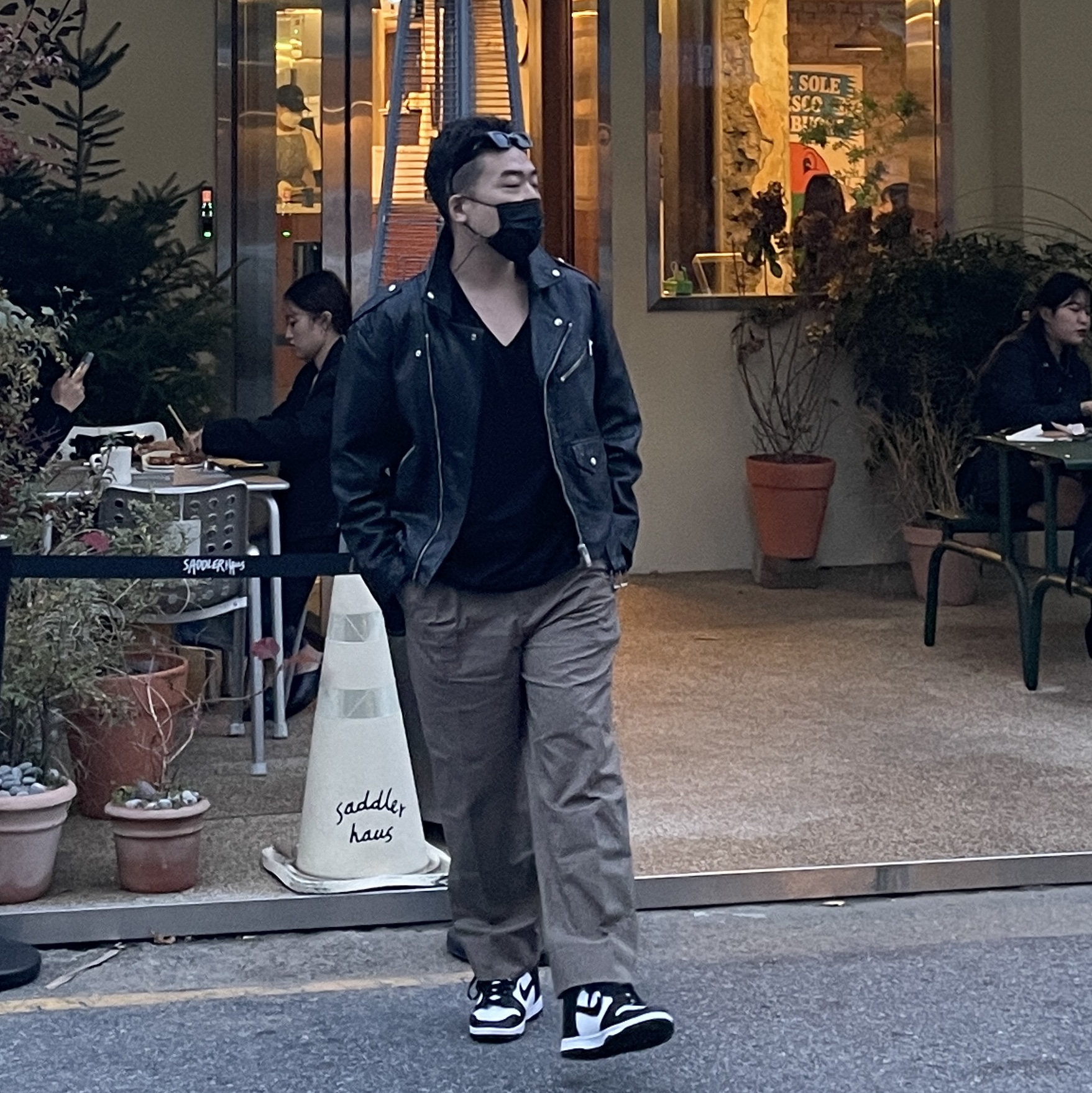 Nike Dunk High Retro Black and White 착용 스타일
