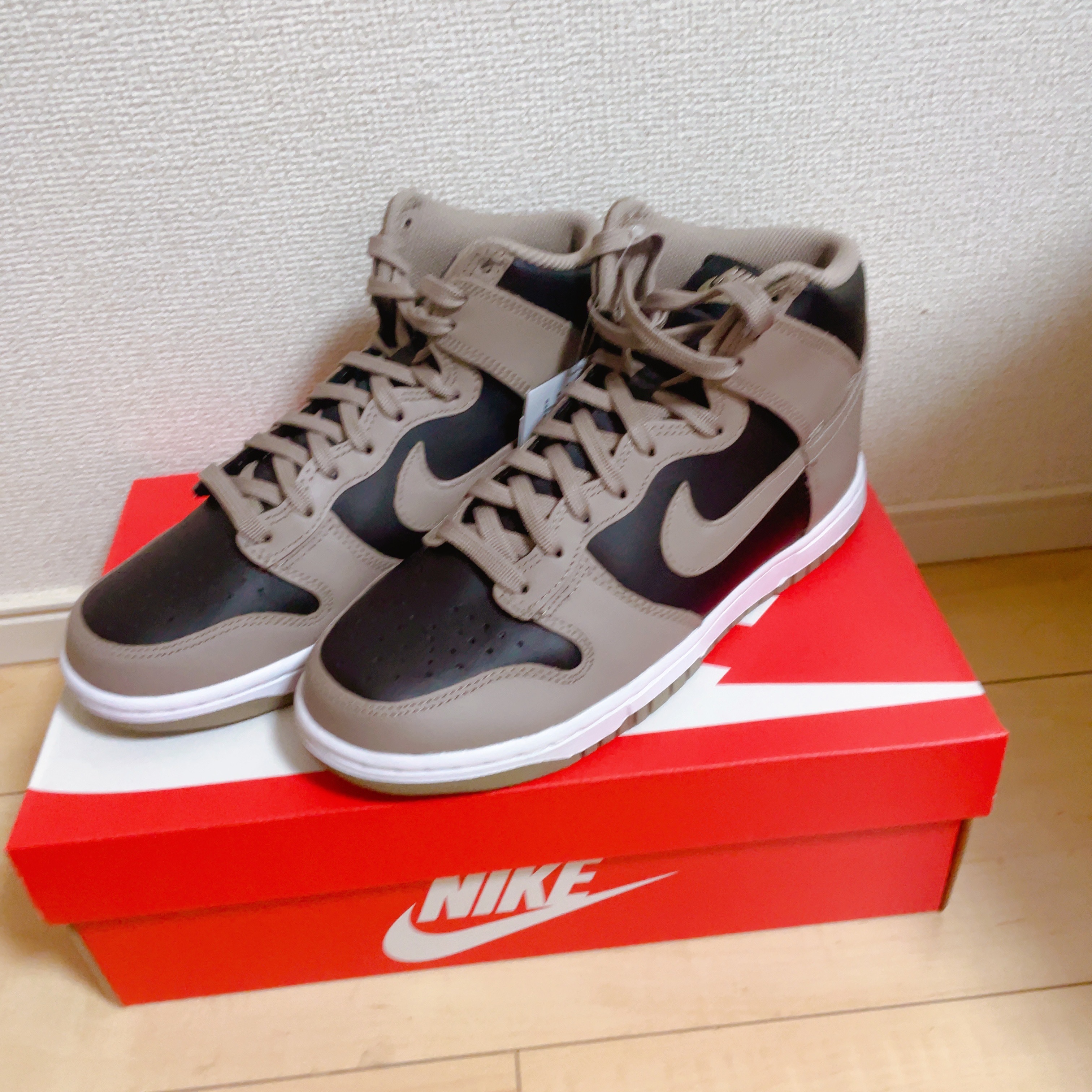 (W) Nike Dunk High Moon Fossil 착용 스타일 - 1