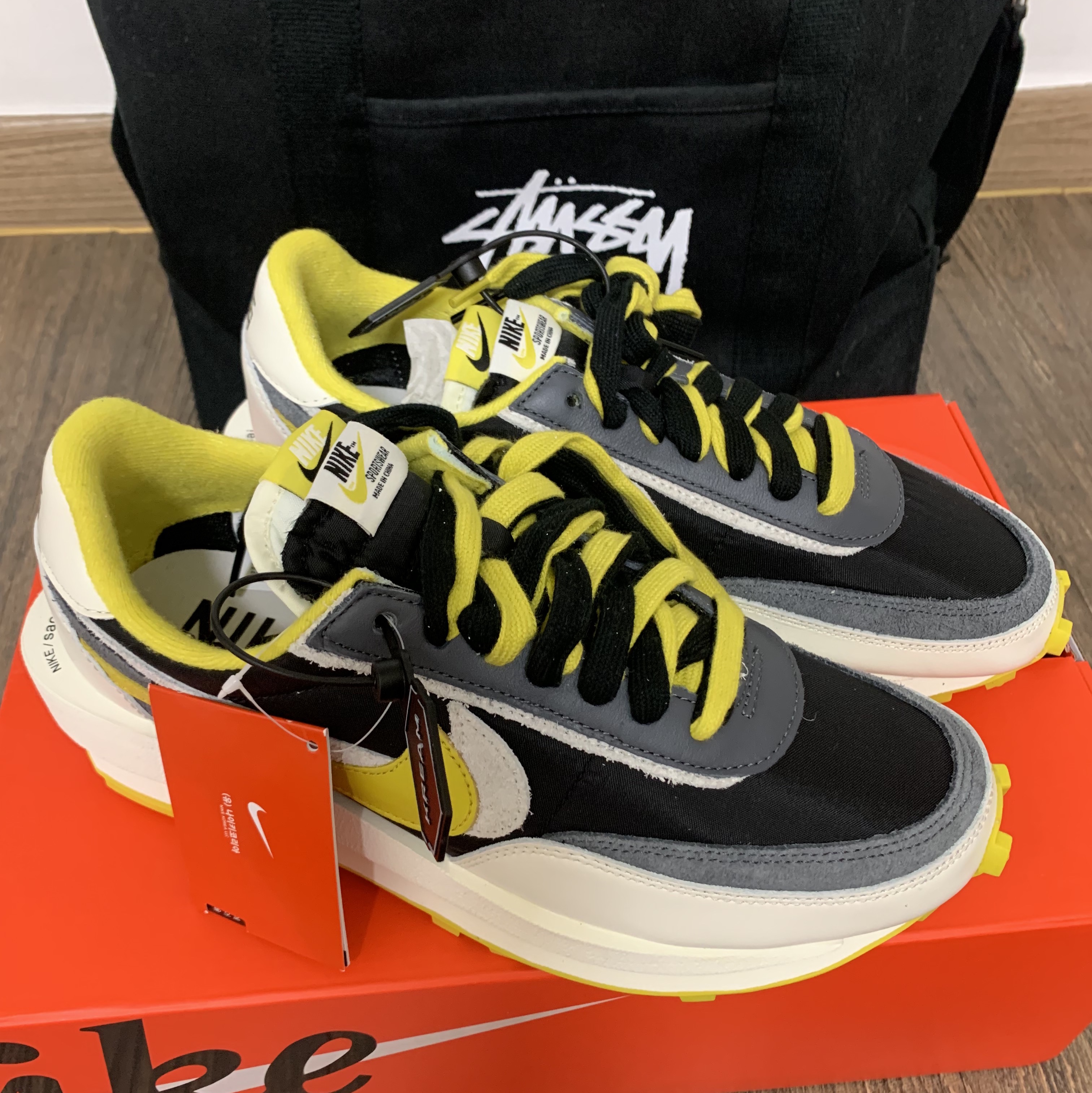 Nike x Sacai x Undercover LDWaffle Black Bright Citron, Nike x Stussy Tote Bag 착용 스타일