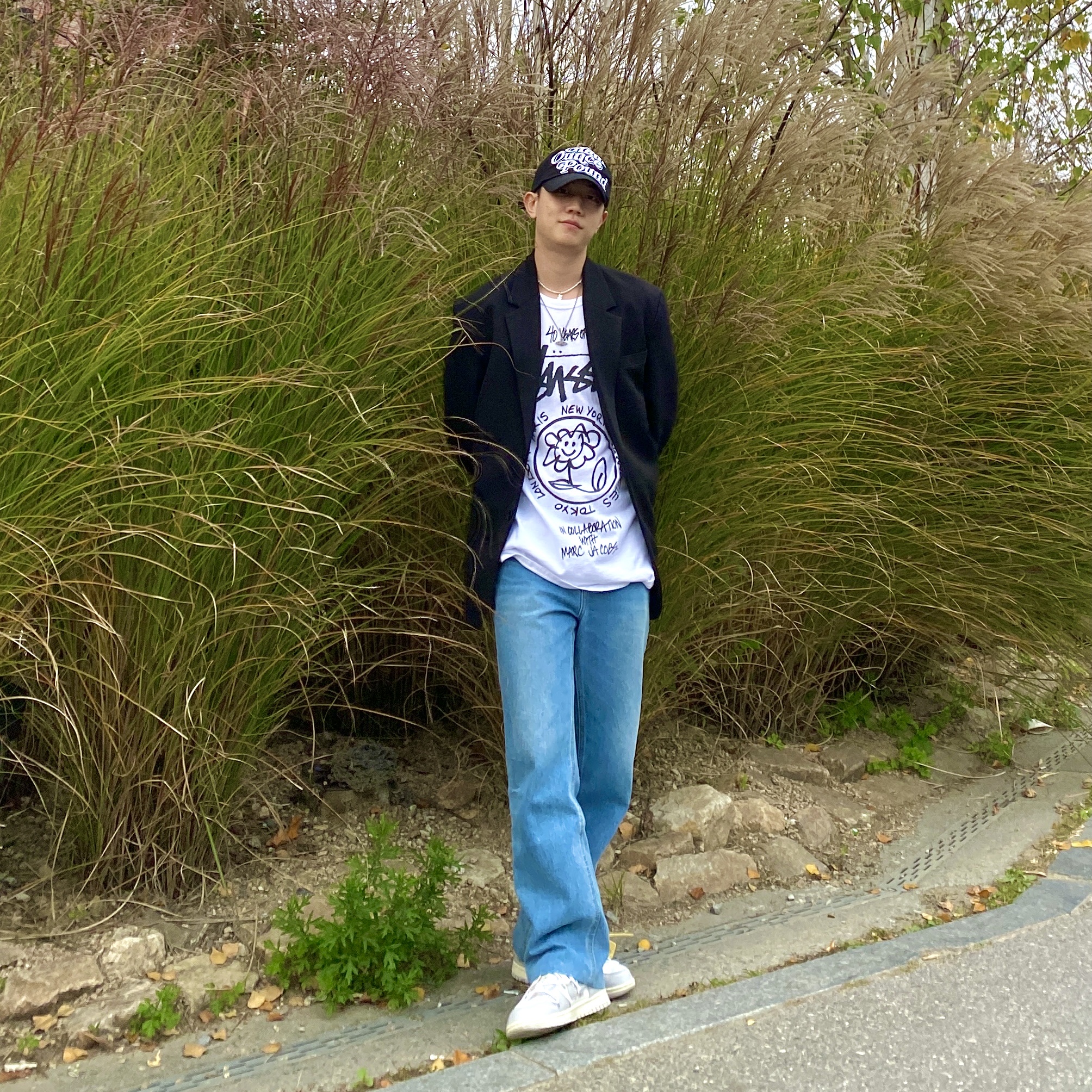 Stussy x Marc Jacobs 40 WT T-Shirt, Nike x Off-White Dunk Low The 50 - Lot 46 착용 스타일 - 2