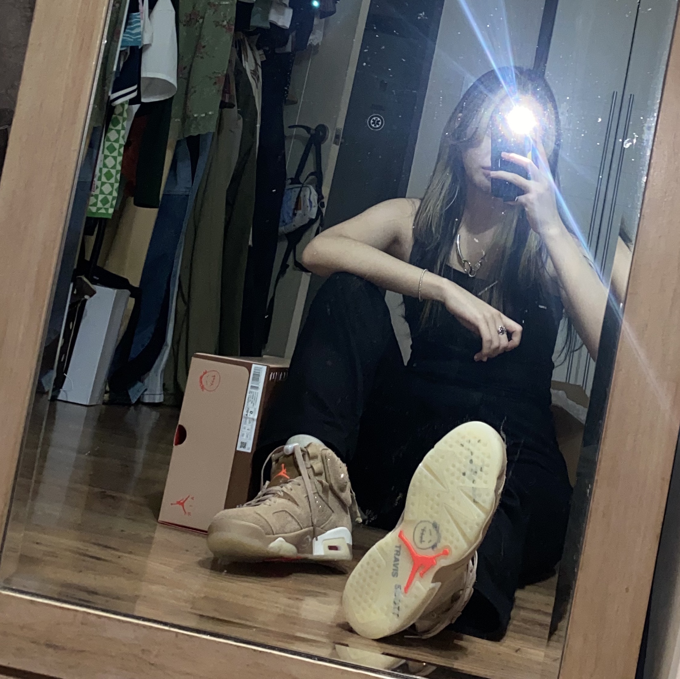 Jordan 6 x Travis Scott Retro SP British Khaki 착용 스타일 - 1