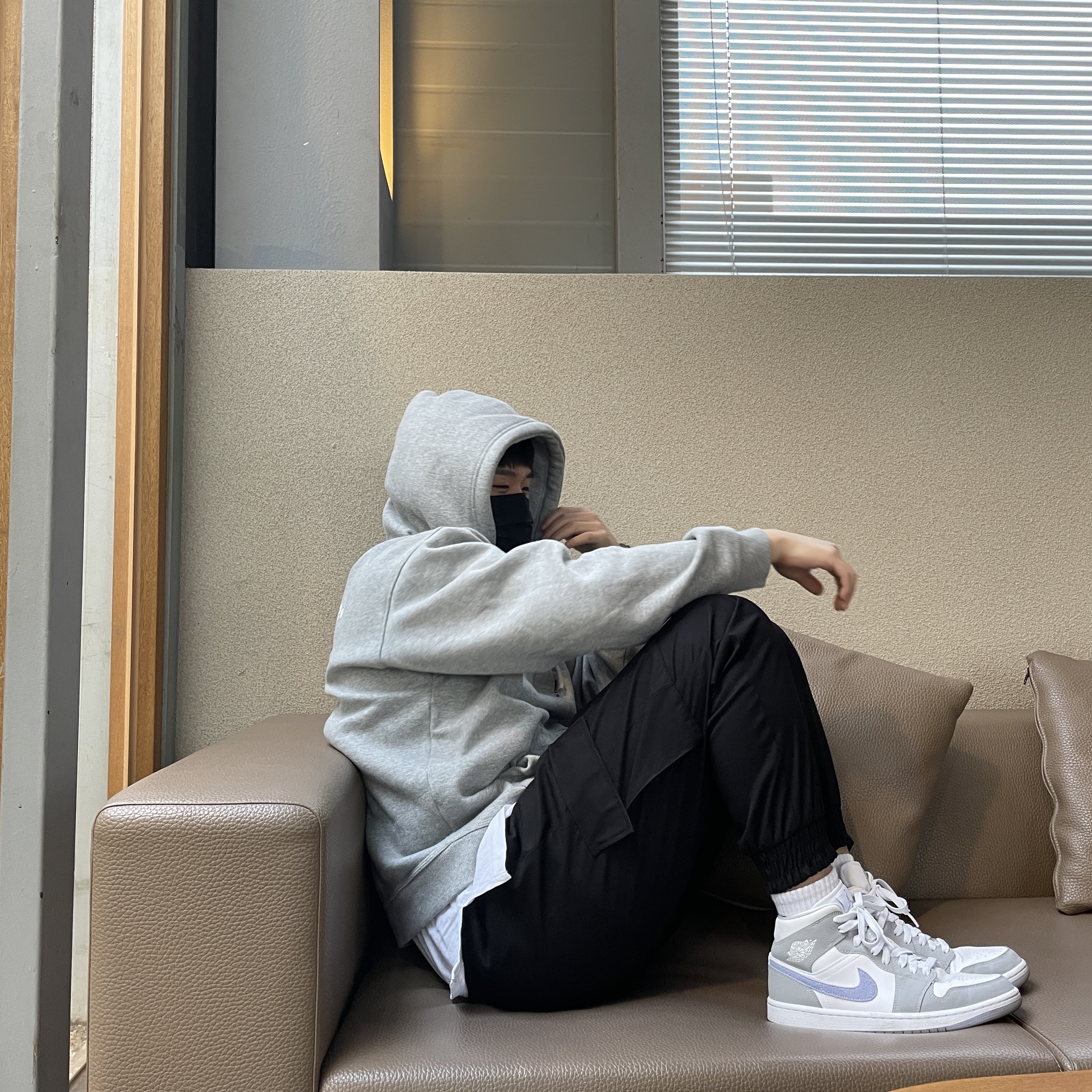 (W) Jordan 1 Mid Wolf Grey 착용 스타일