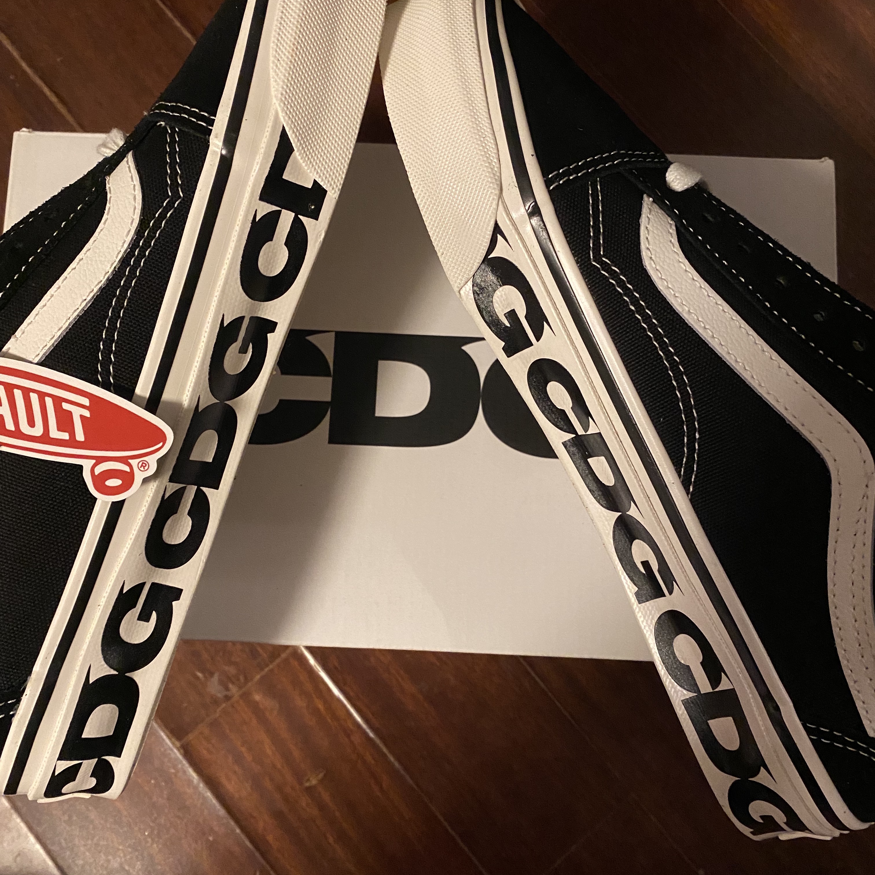 Vans Vault x CDG OG Old Skool LX Side Wall 착용 스타일 - 2