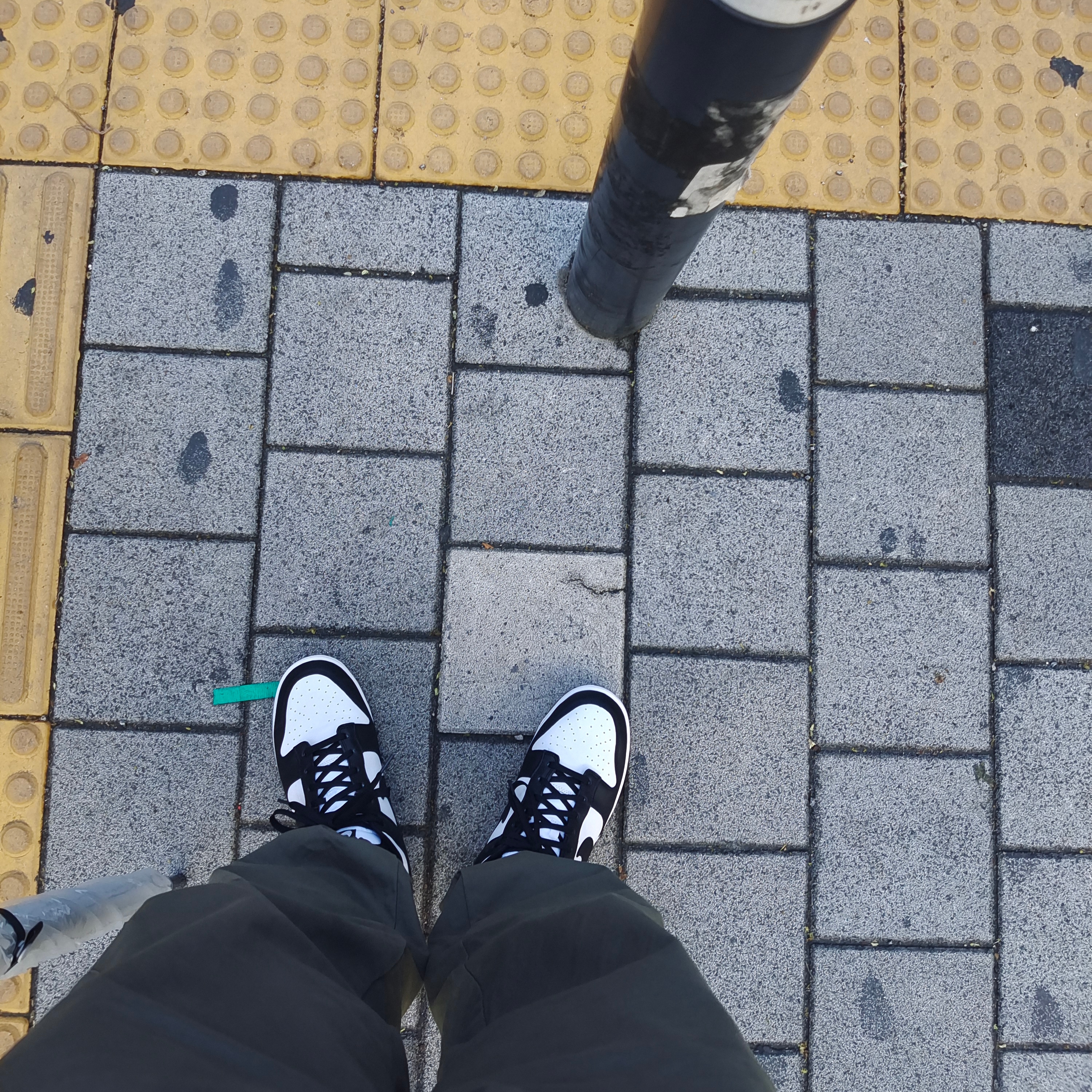 Nike Dunk Low Retro Black 착용 스타일