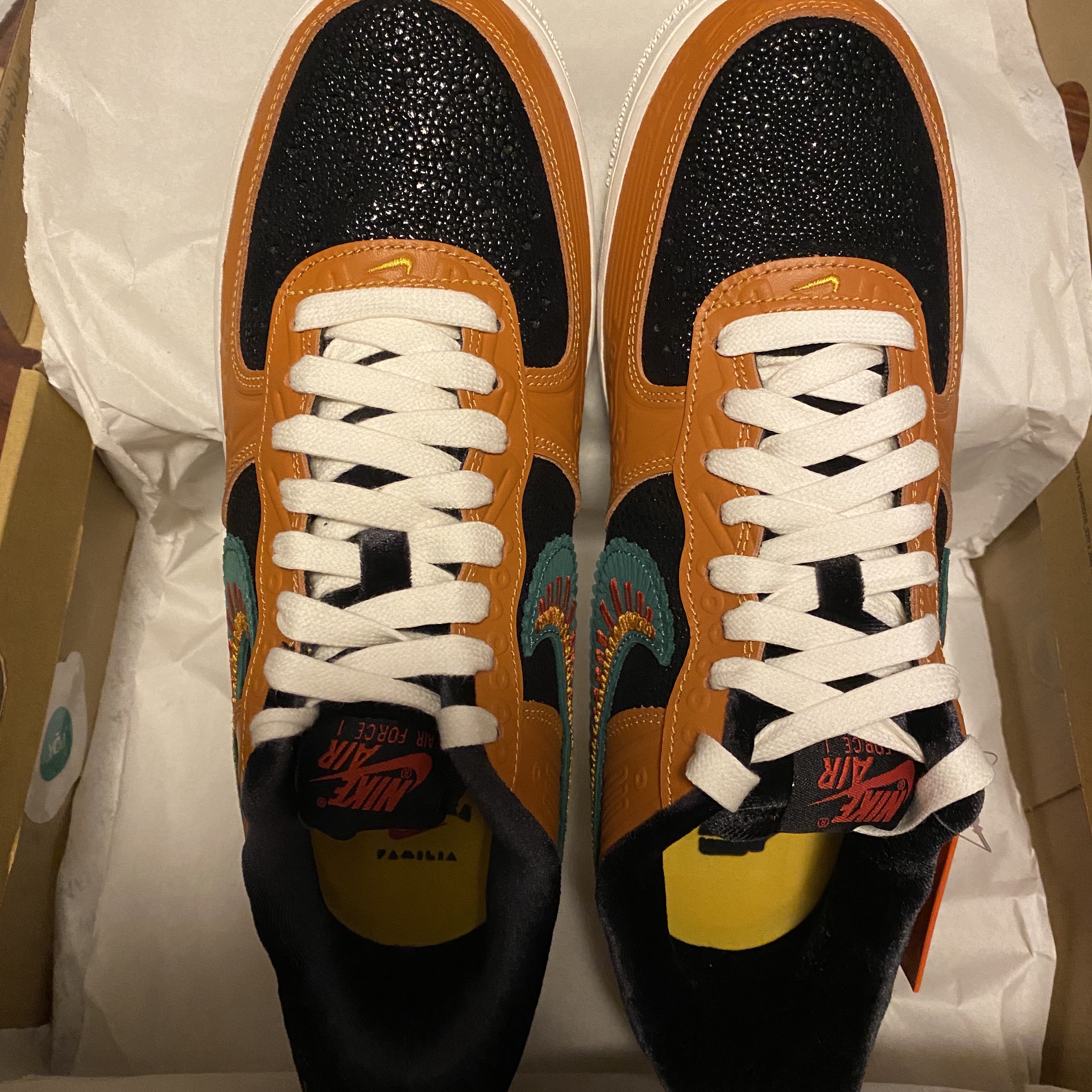 Nike Air Force 1 '07 LX Siempre Familia 착용 스타일 - 2
