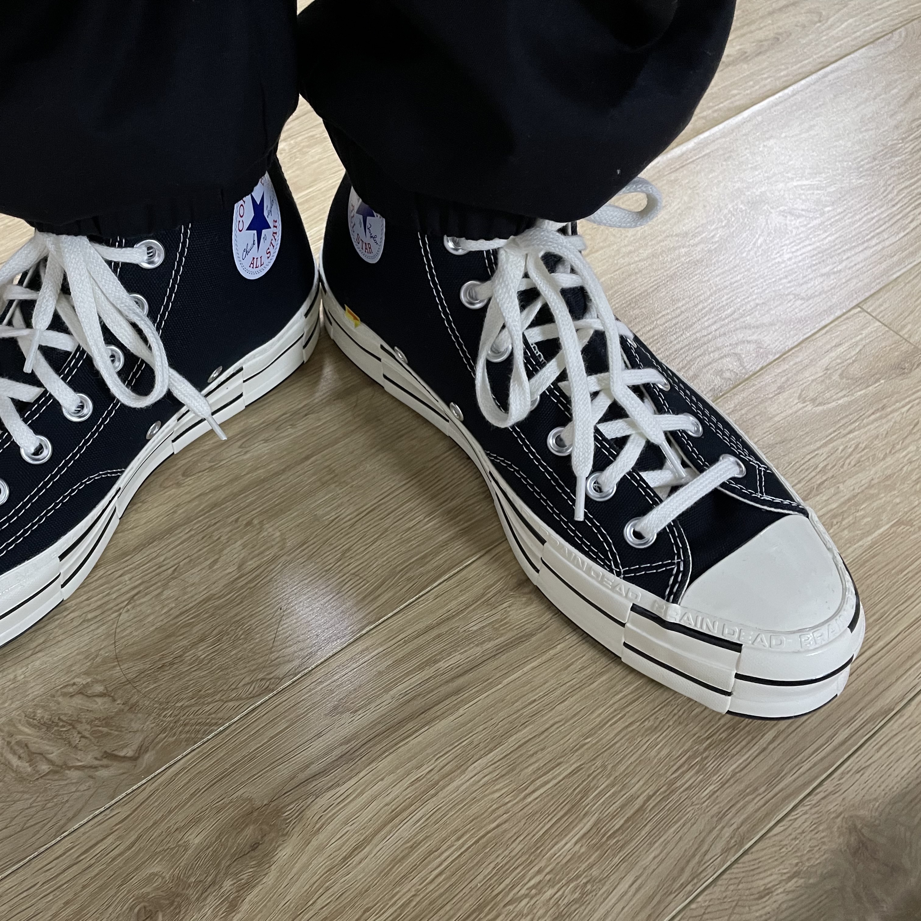 Converse x Brain Dead Chuck 70 Hi Black 착용 스타일 - 2
