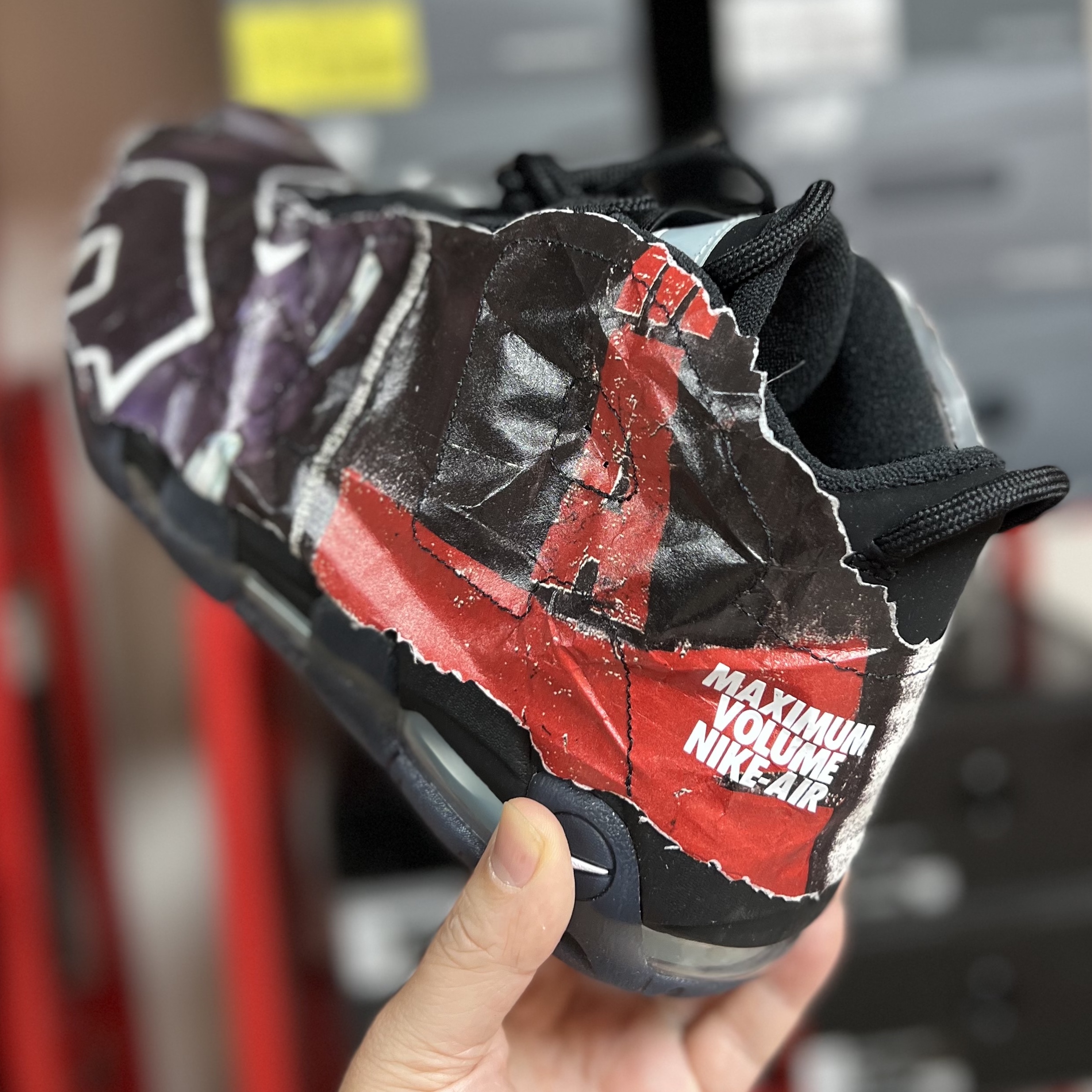 Nike Air More Uptempo 96 Maximum Volume 착용 스타일 - 2
