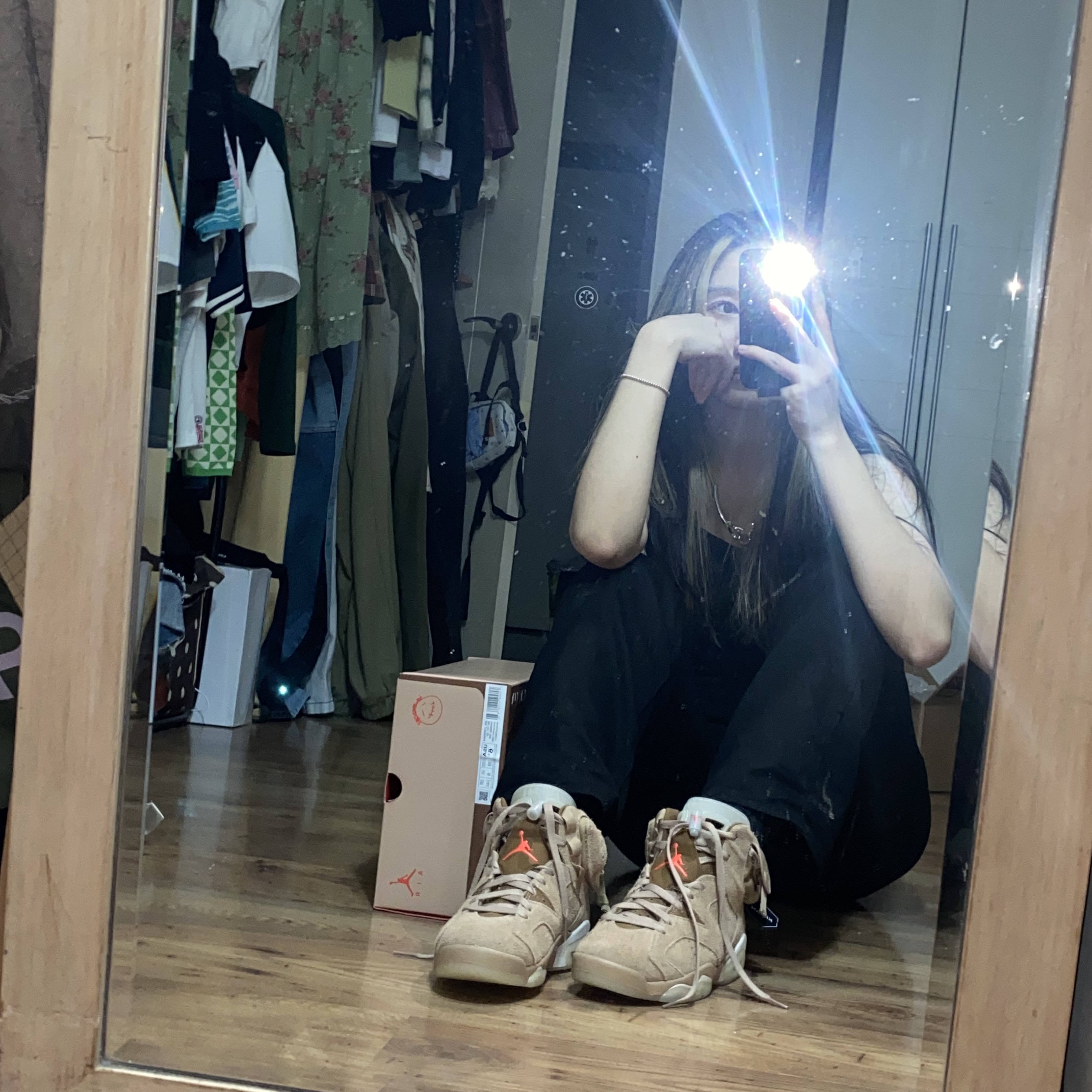Jordan 6 x Travis Scott Retro SP British Khaki 착용 스타일 - 2