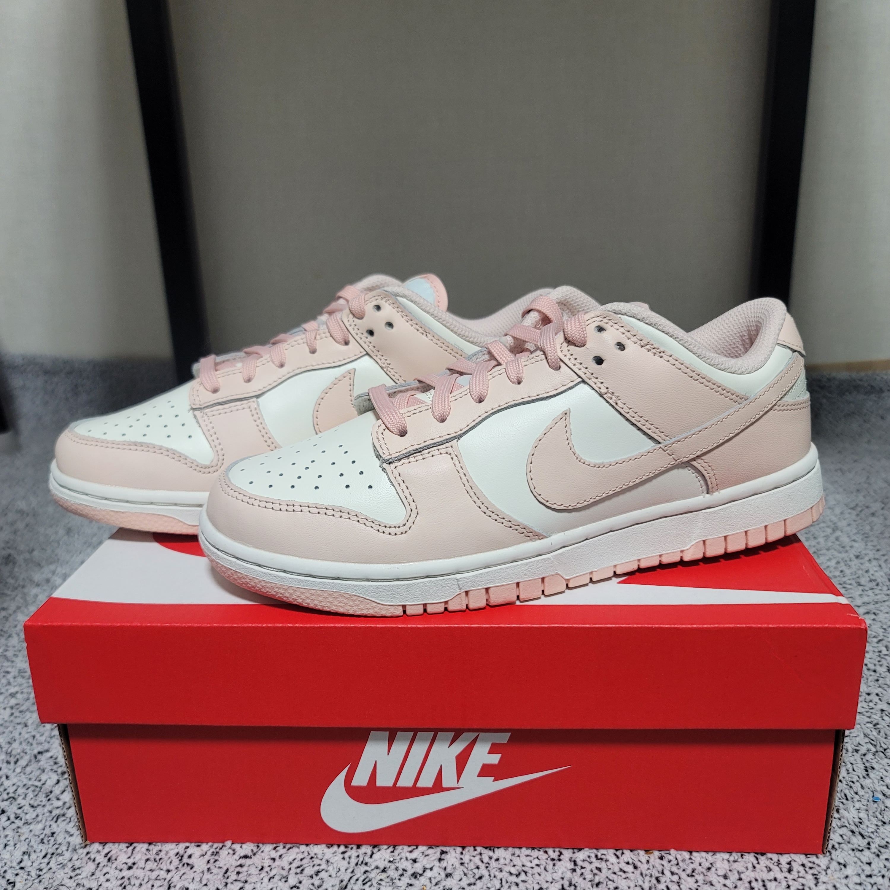 (W) Nike Dunk Low Orange Pearl 착용 스타일 - 1