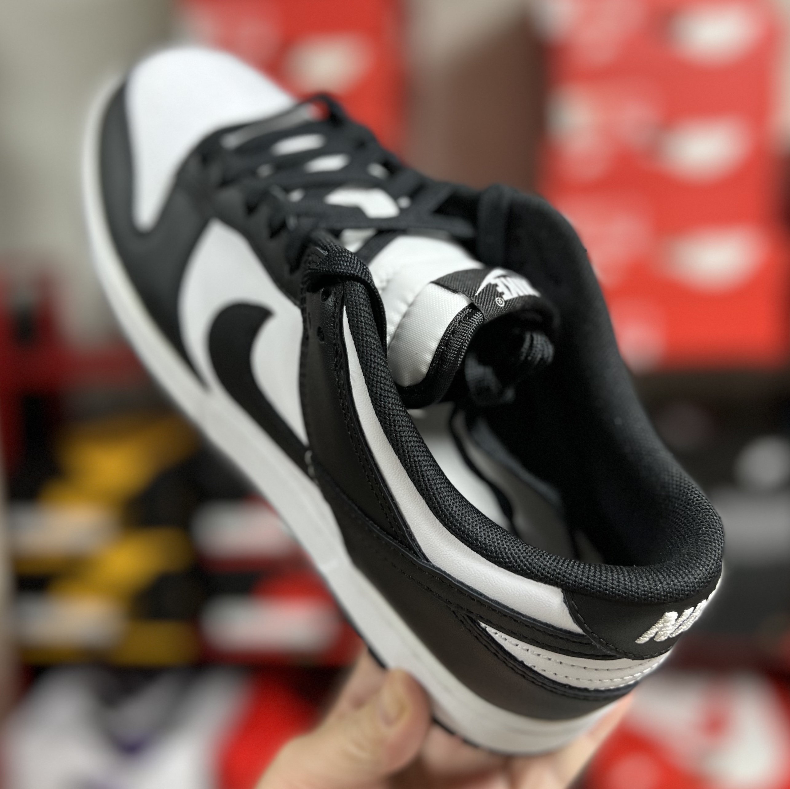 Nike Dunk Low Retro Black 착용 스타일 - 2