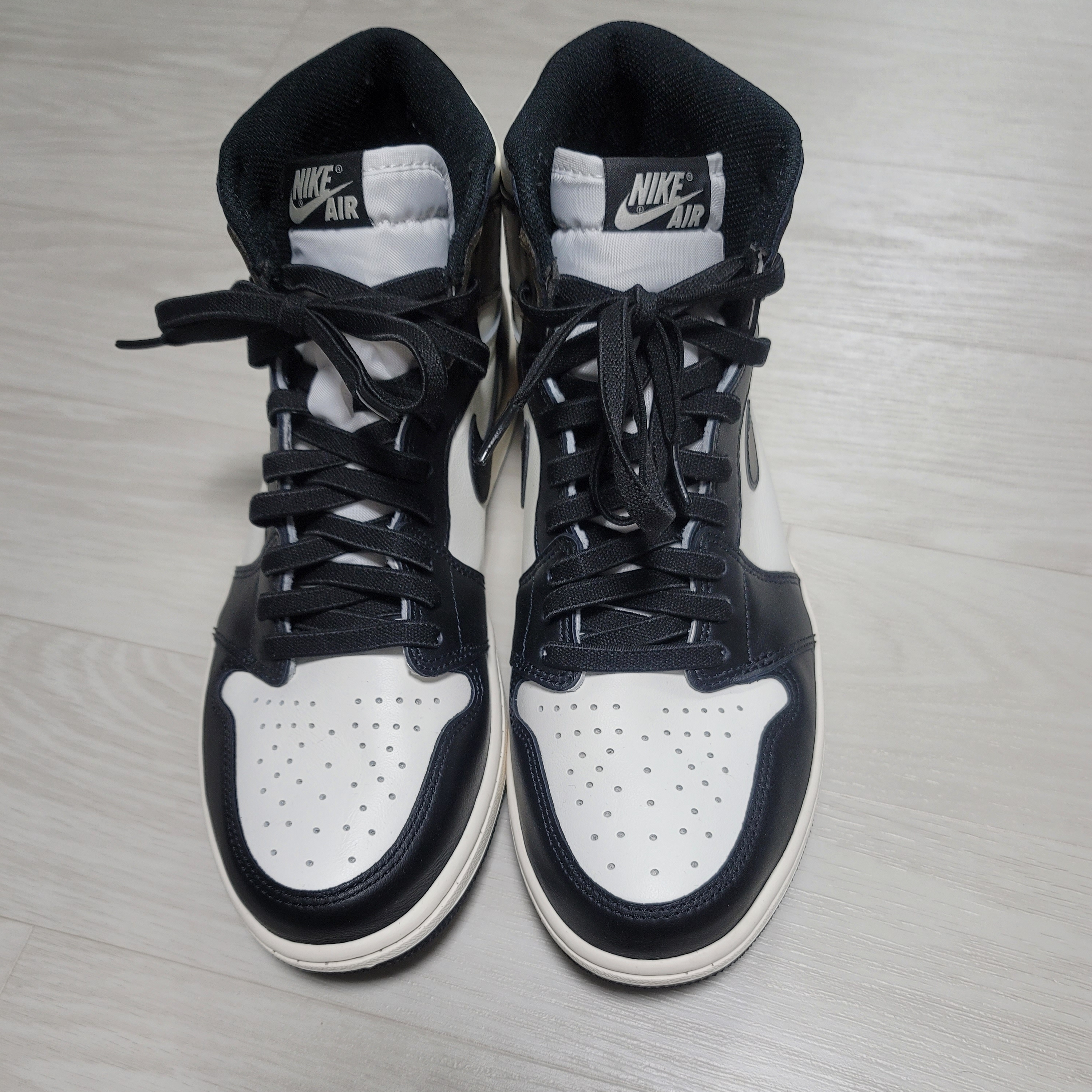 Jordan 1 Retro High OG Black Mocha 착용 스타일 - 1