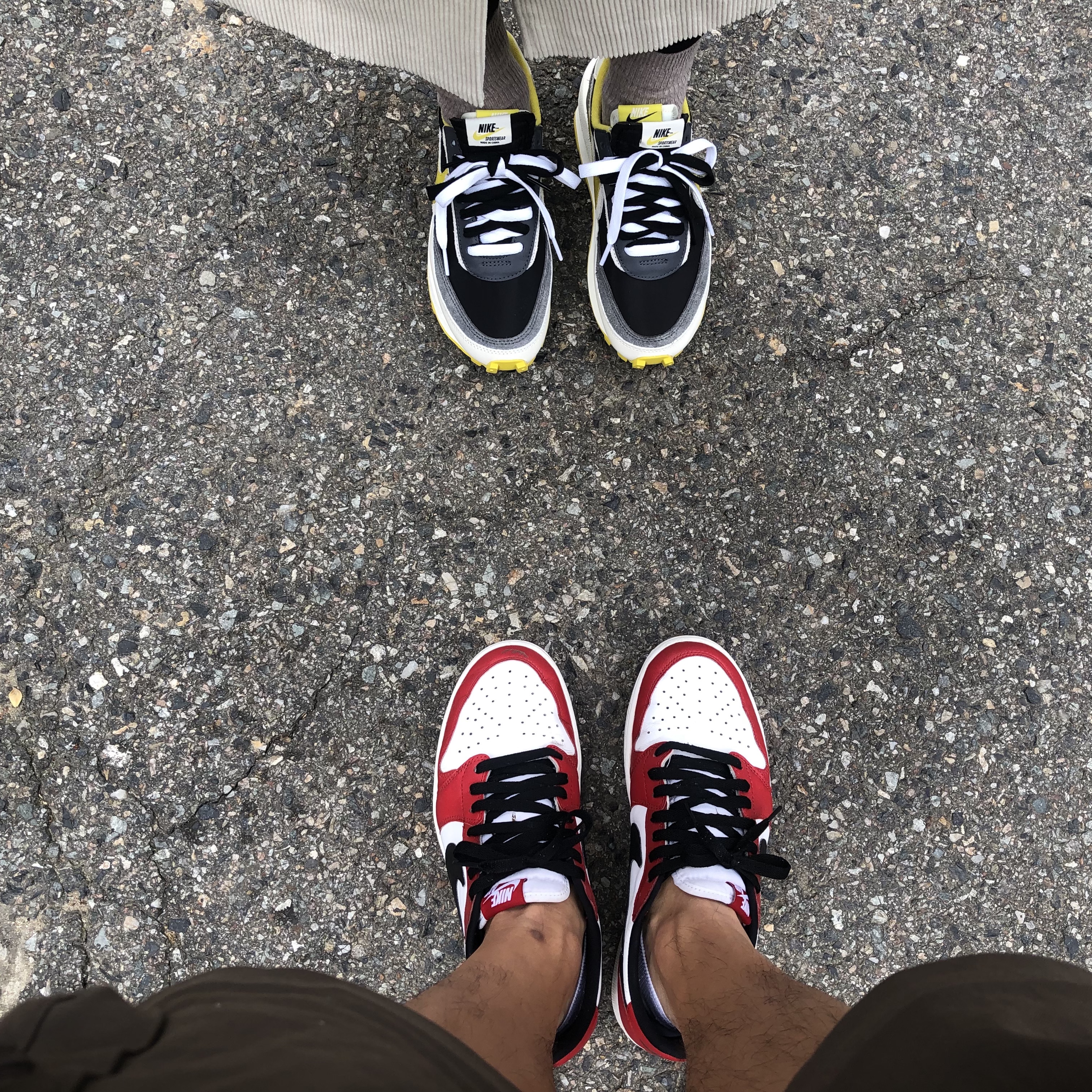 Nike x Sacai x Undercover LDWaffle Black Bright Citron, Jordan 1 Retro Low OG Chicago 2016 착용 스타일 - 1