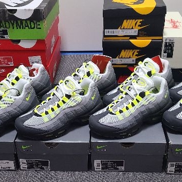 Nike Air Max 95 OG Neon Yellow 2020 착용 스타일