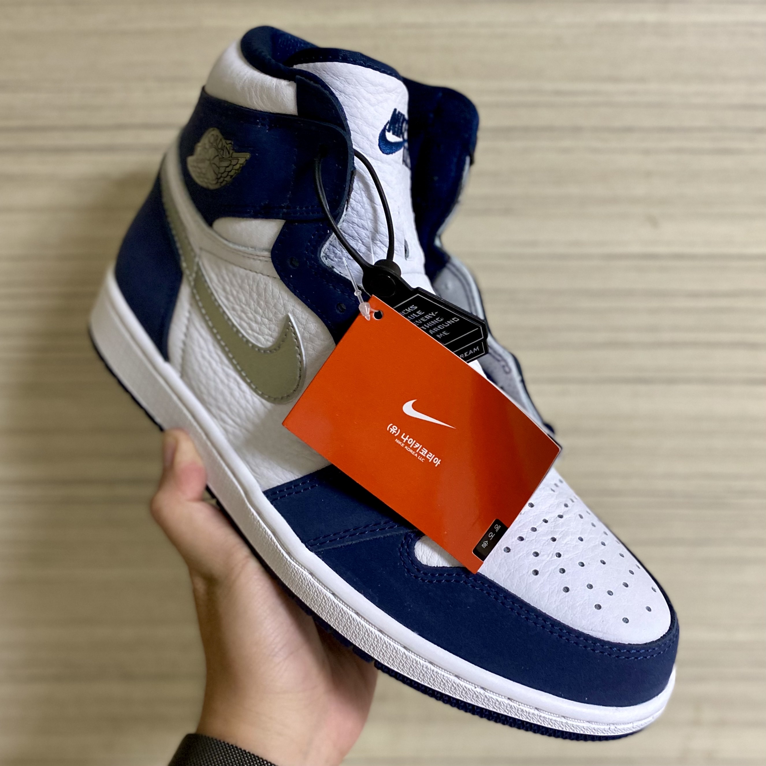 Jordan 1 Retro High OG CO.JP Midnight Navy, Jordan 1 Retro High OG University Blue 착용 스타일 - 1