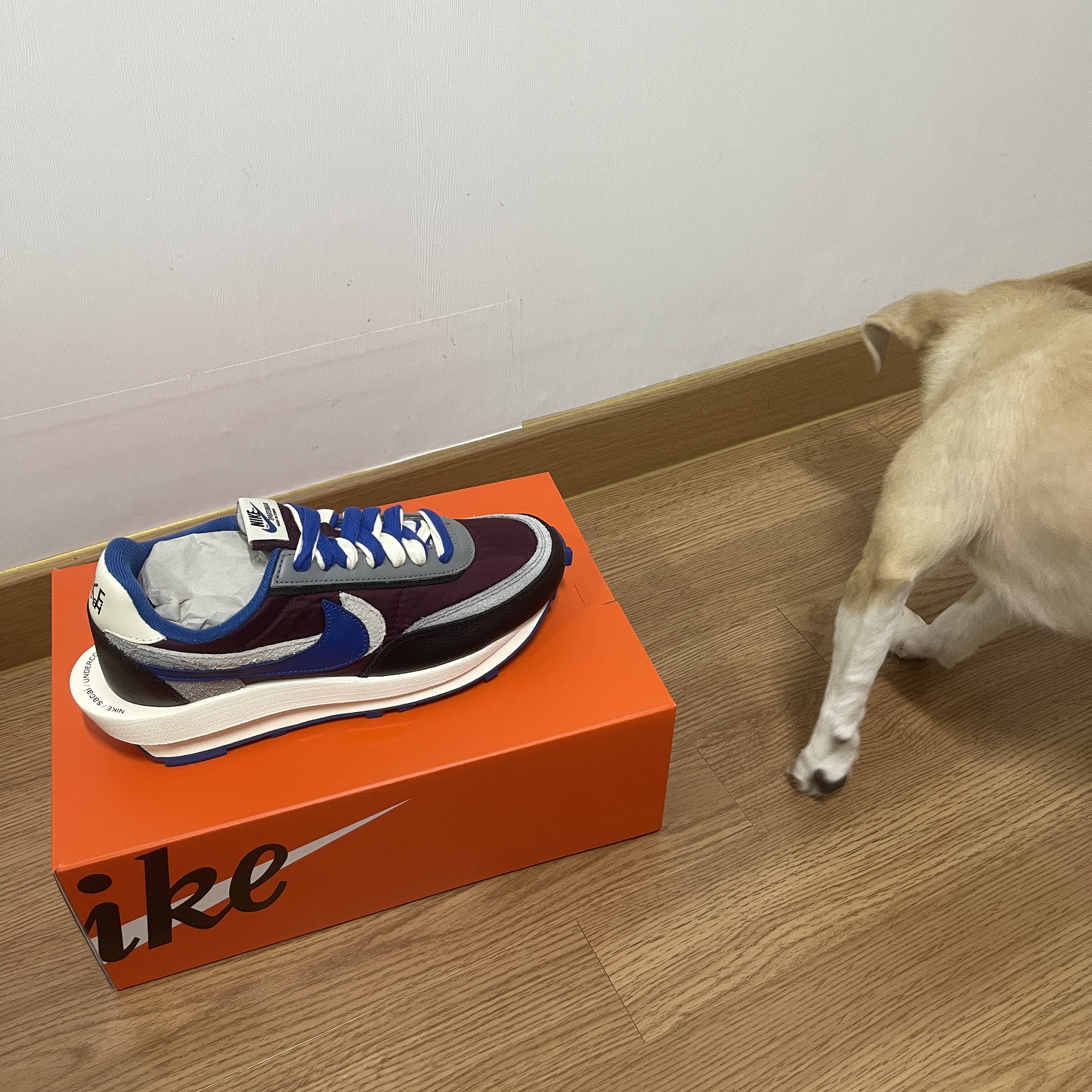 Nike x Sacai x Undercover LDWaffle Night Maroon Team Royal 착용 스타일
