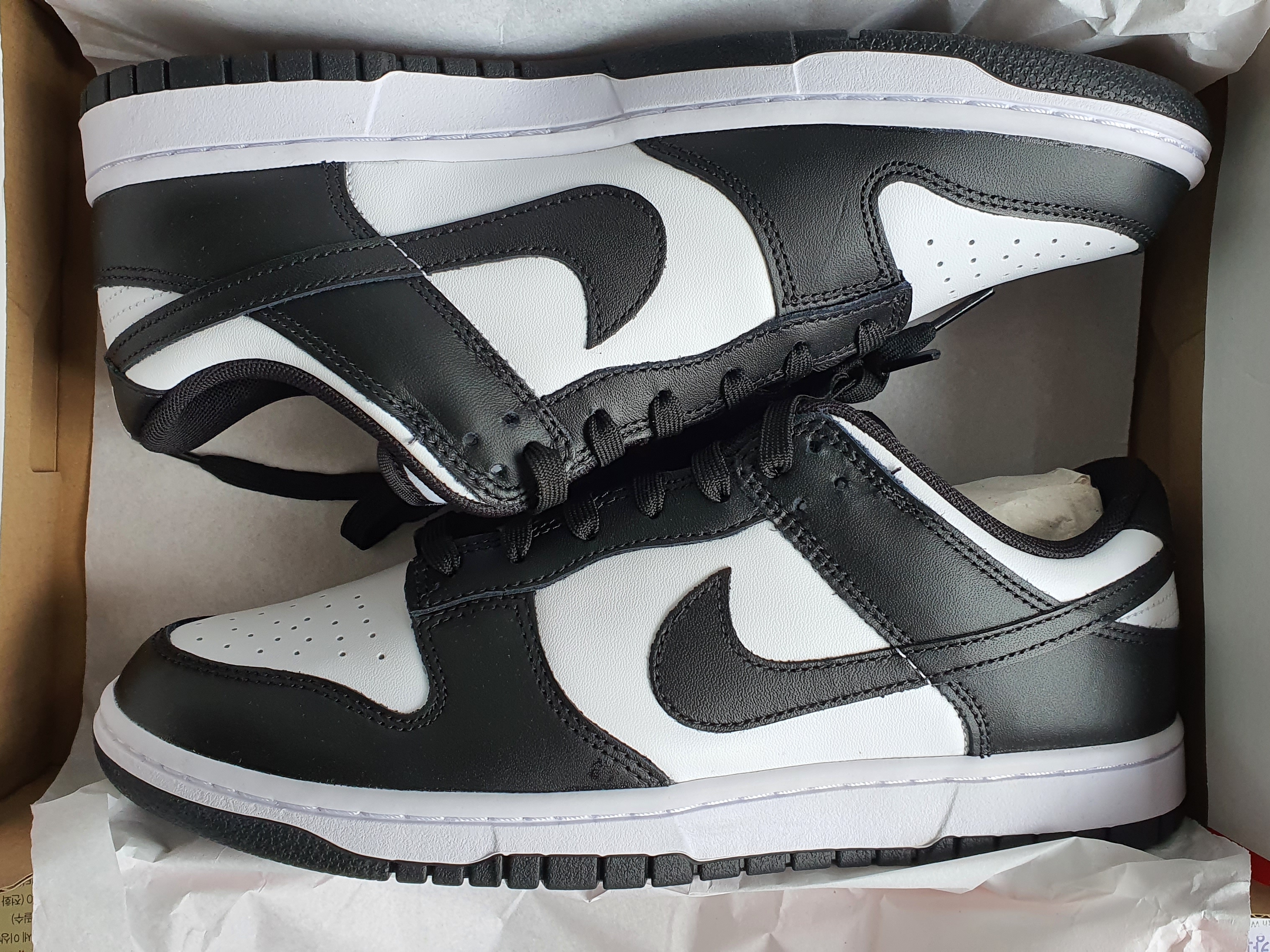 Nike Dunk Low Retro Black 착용 스타일