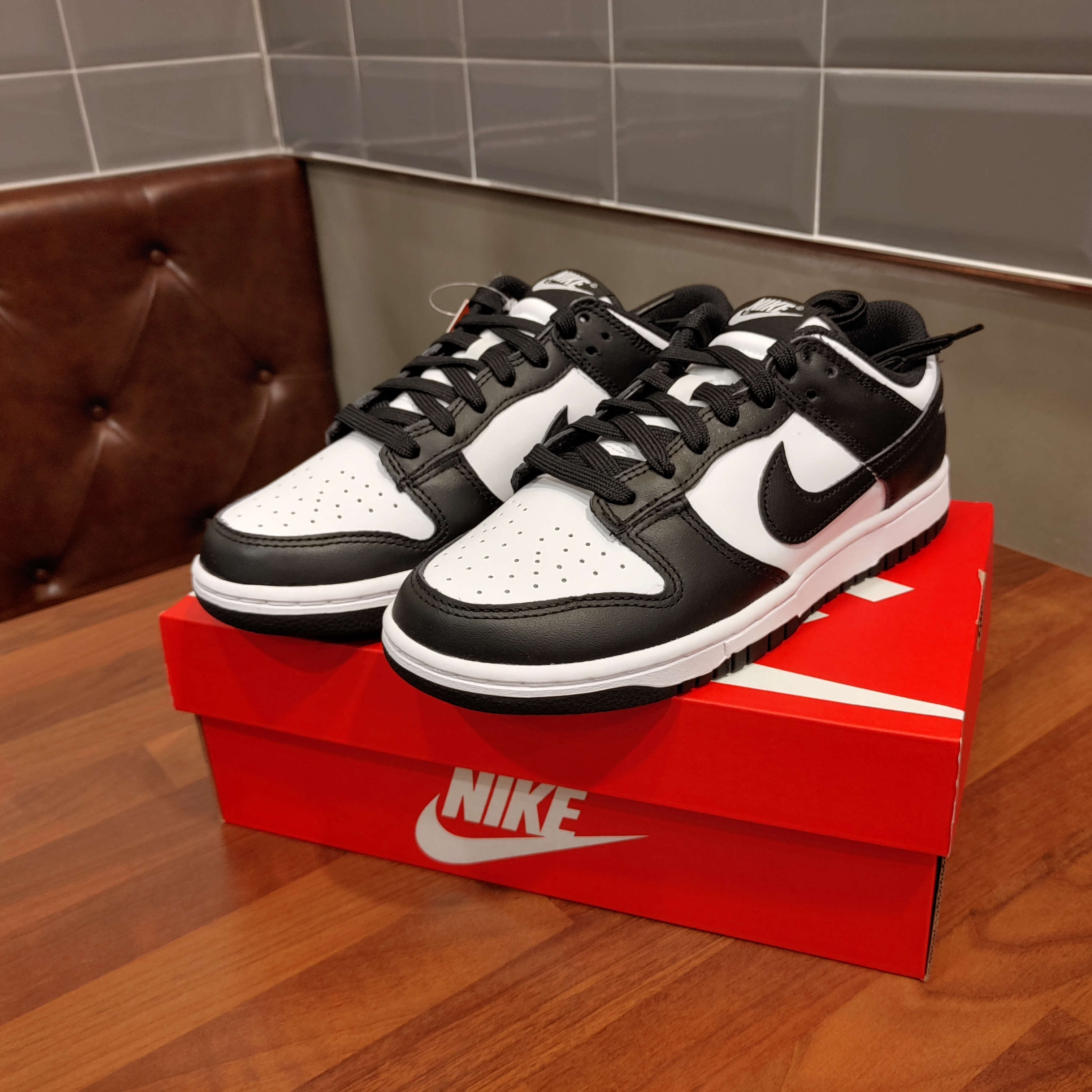 (W) Nike Dunk Low Black 착용 스타일 - 1