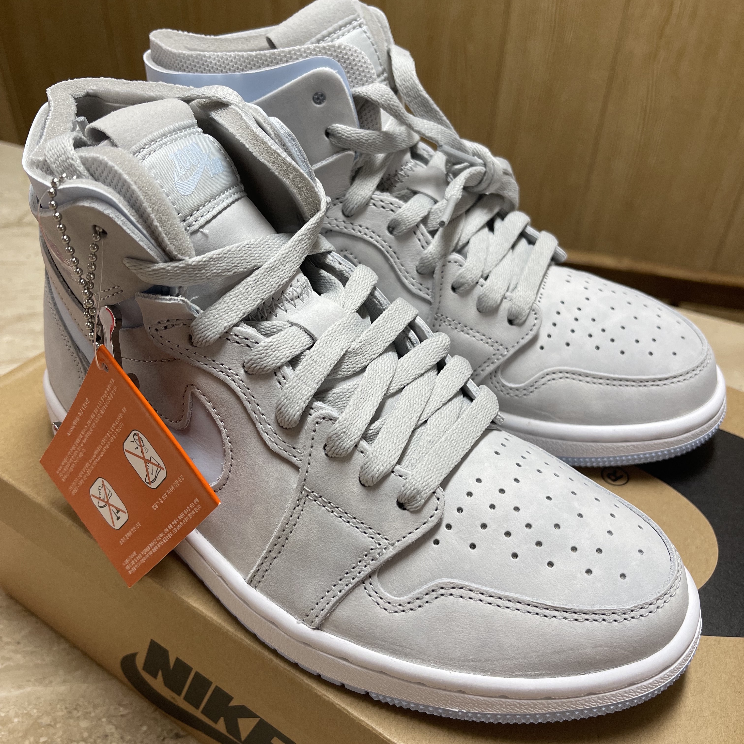(W) Jordan 1 Zoom Air CMFT Grey Fog and Celestine Blue 착용 스타일 - 4