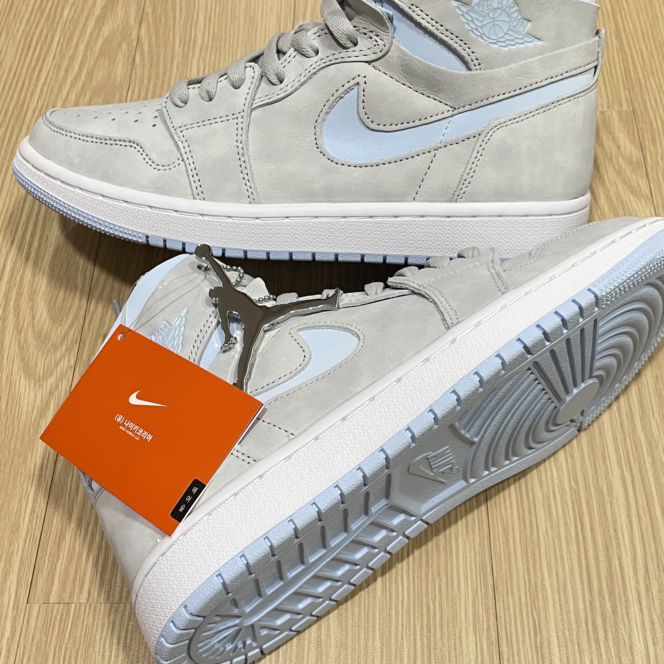 (W) Jordan 1 Zoom Air CMFT Grey Fog and Celestine Blue 착용 스타일