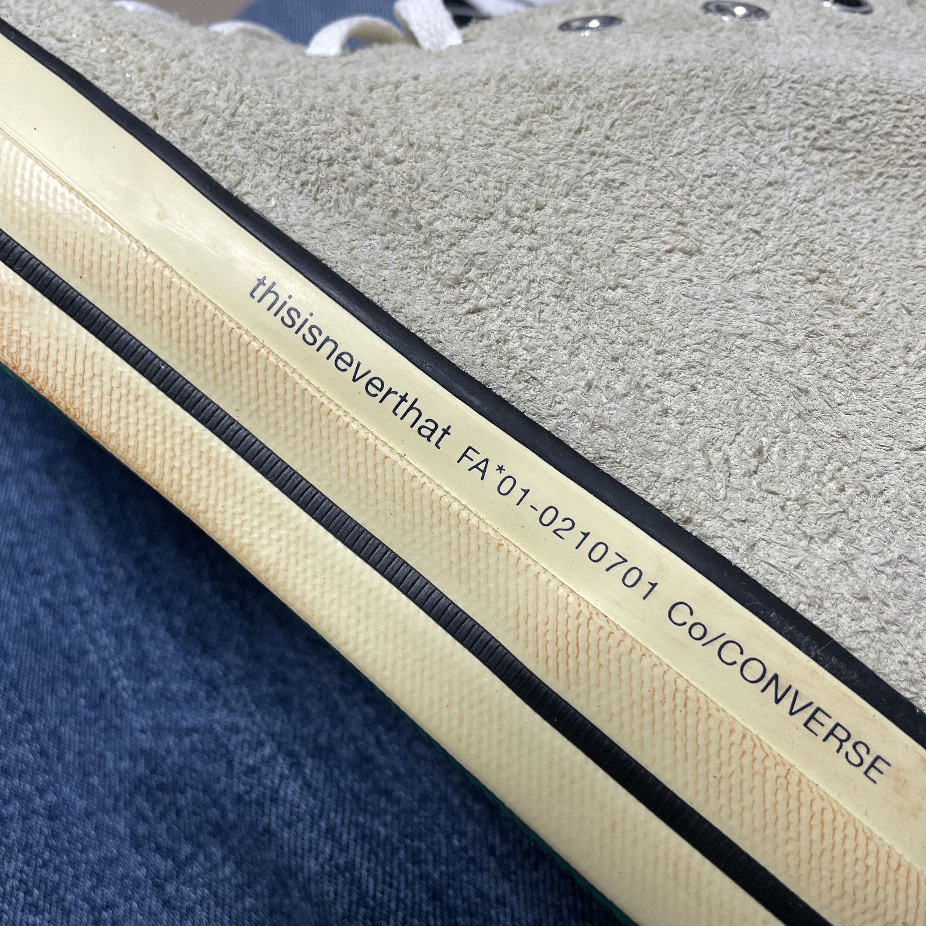 Converse x Thisisneverthat Chuck 70 High Lemon Icing 착용 스타일 - 1
