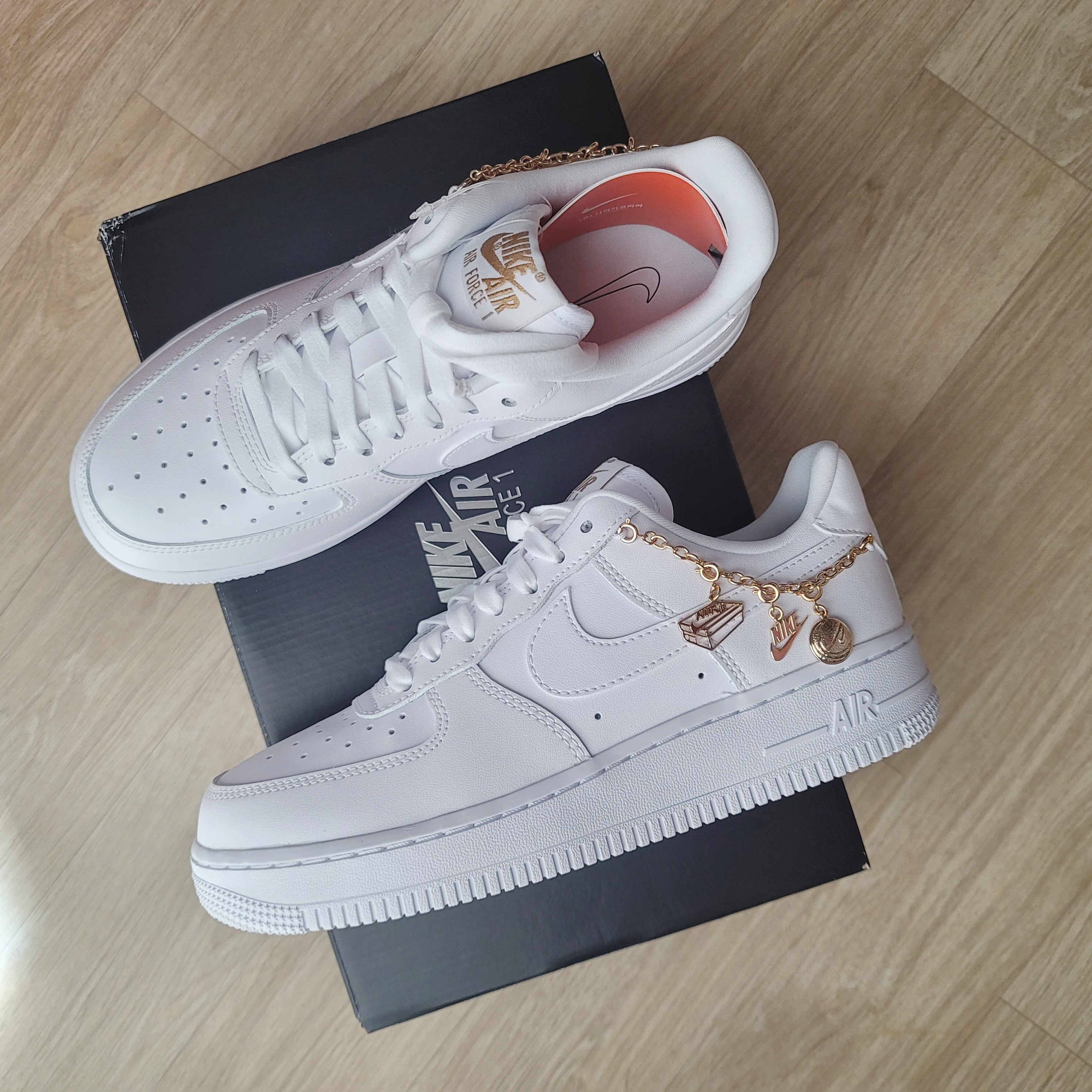 (W) Nike Air Force 1 '07 LX White Pendant 착용 스타일 - 1