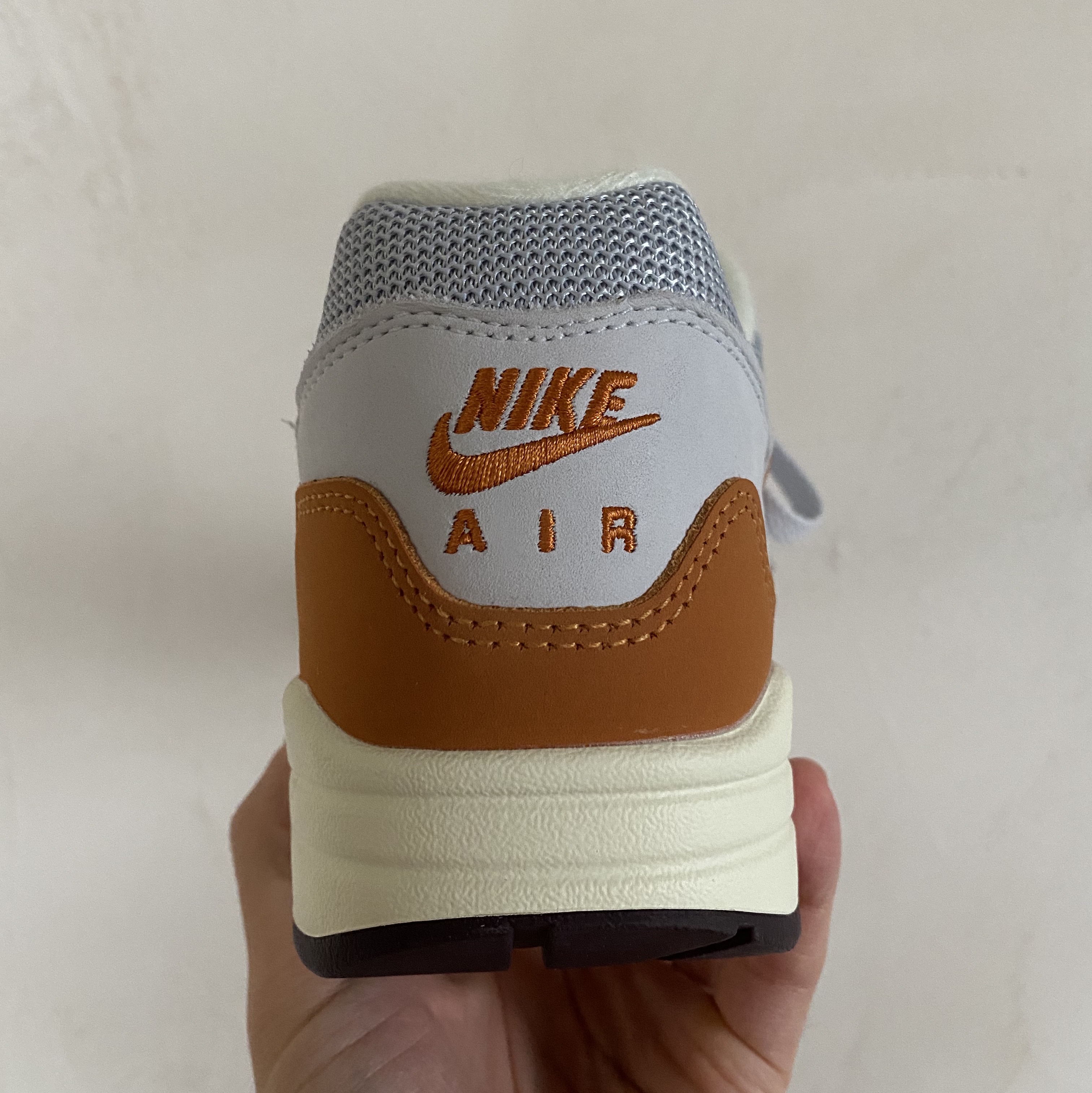 Nike x Patta Air Max 1 Monarch 착용 스타일 - 4