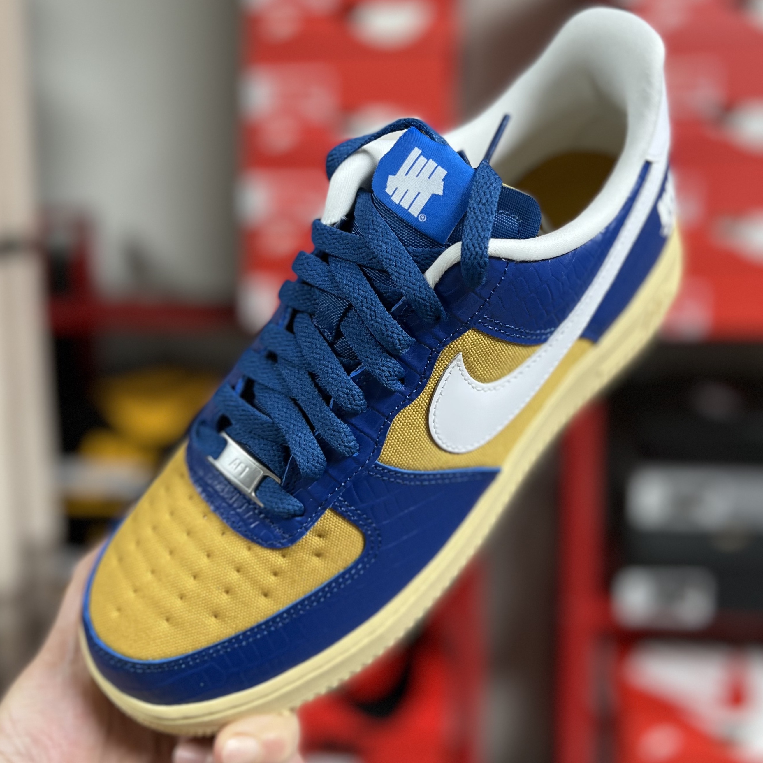 Nike x Undefeated Air Force 1 Low SP 5 On It Court Blue 착용 스타일 - 1