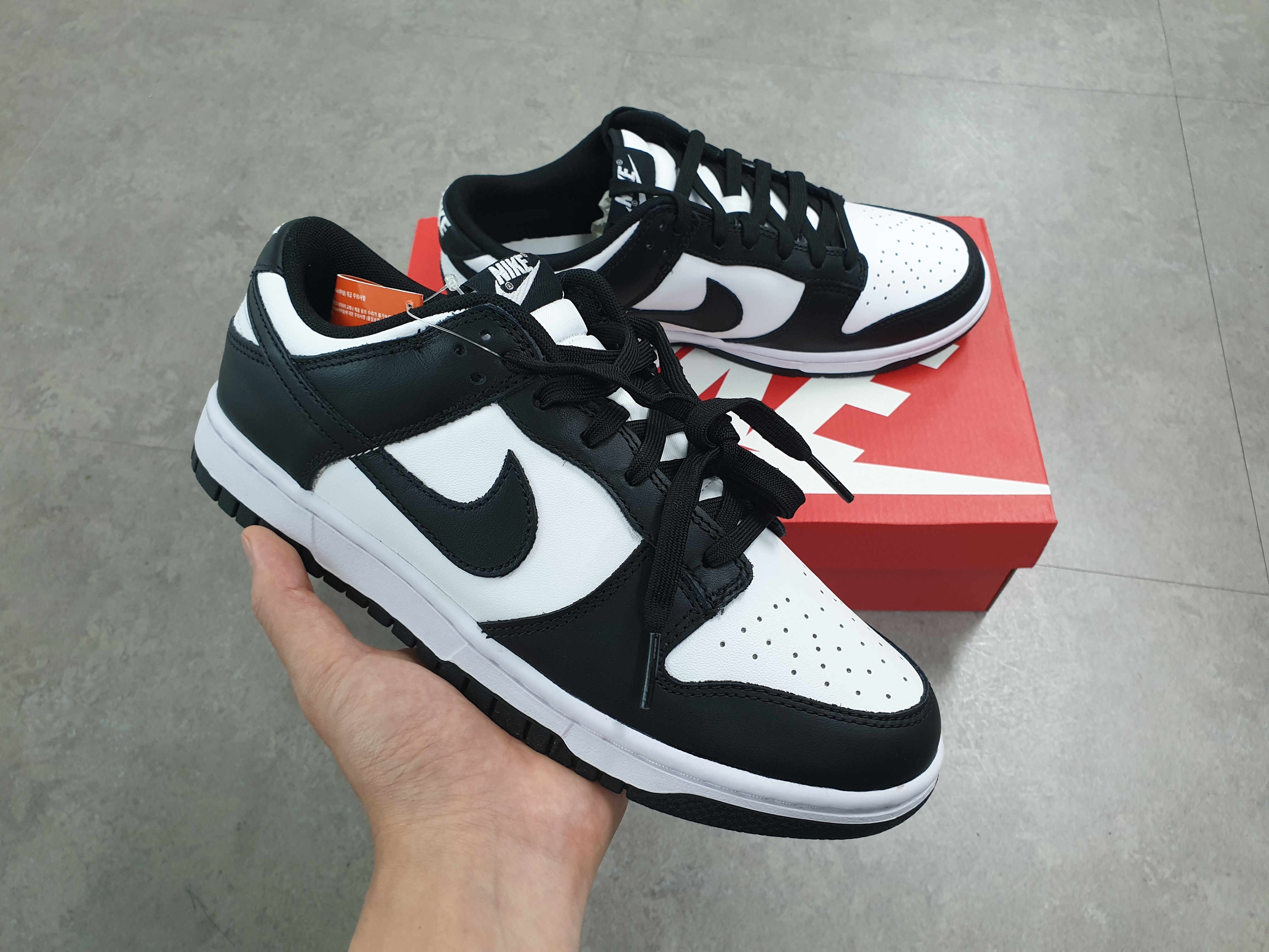 Nike Dunk Low Retro Black 착용 스타일