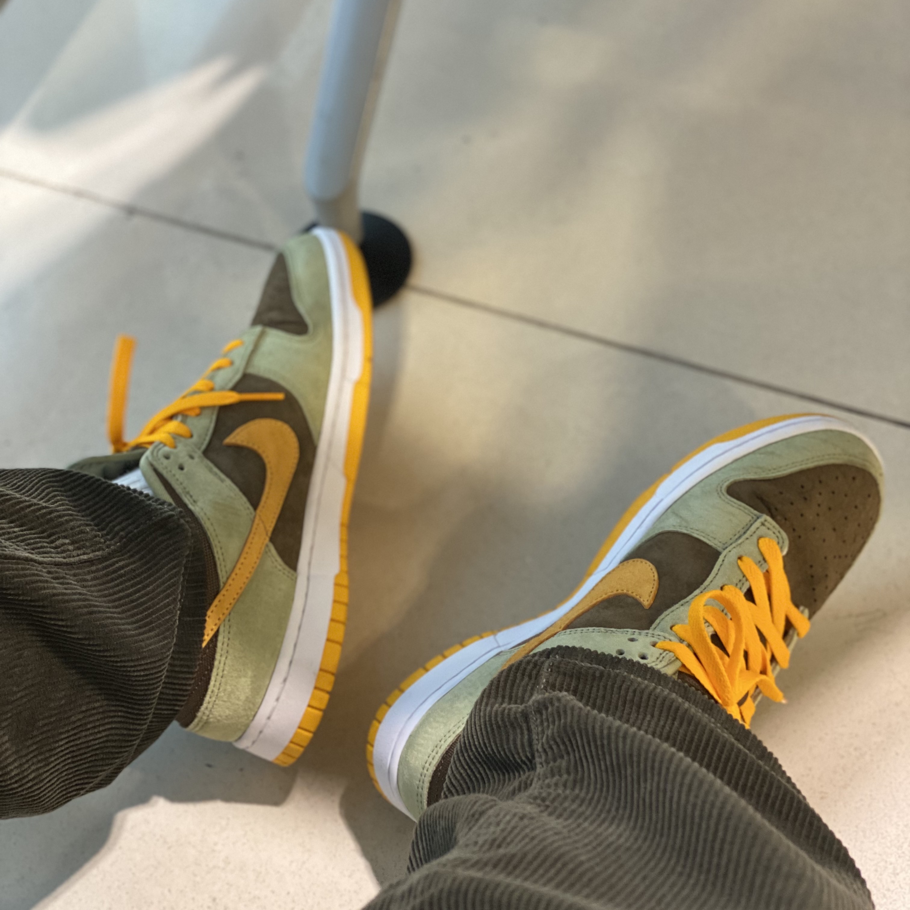 Nike Dunk Low SE Dusty Olive 착용 스타일