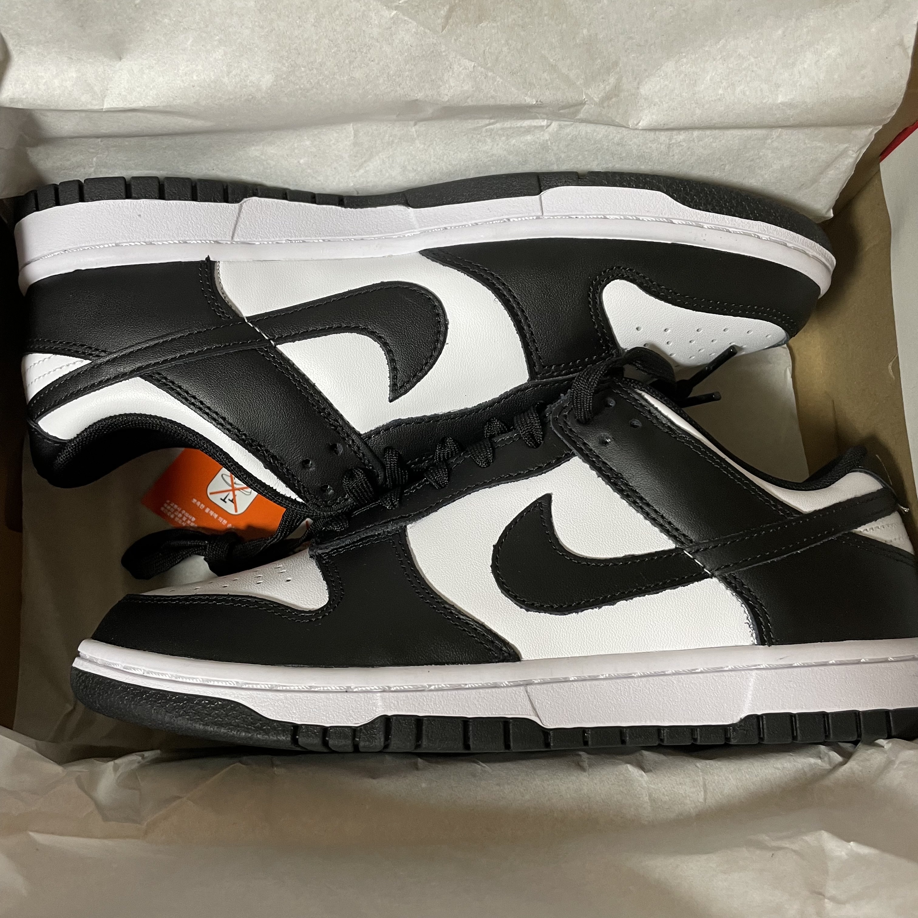 Nike Dunk Low Retro Black 착용 스타일