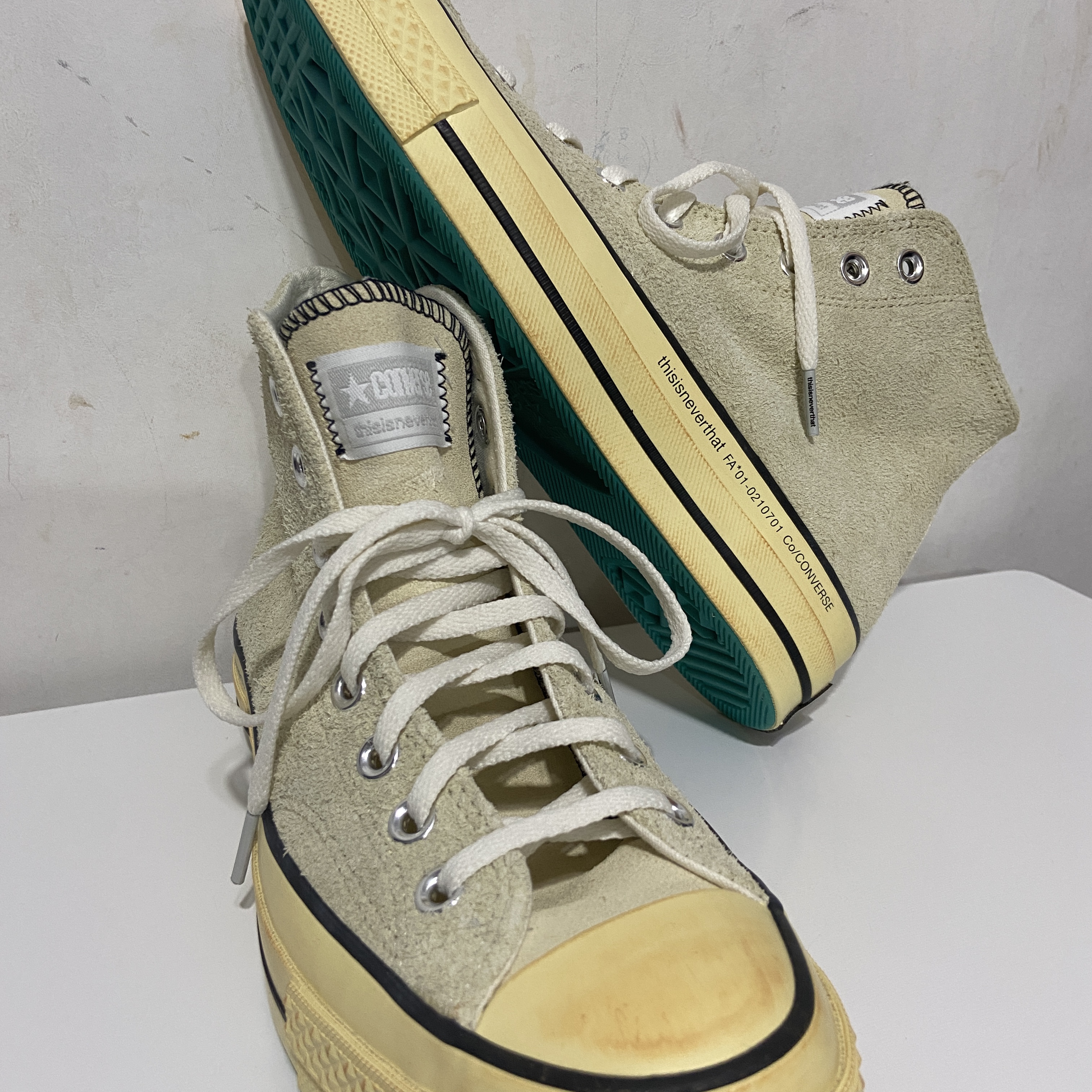 Converse x Thisisneverthat Chuck 70 High Lemon Icing 착용 스타일 - 2