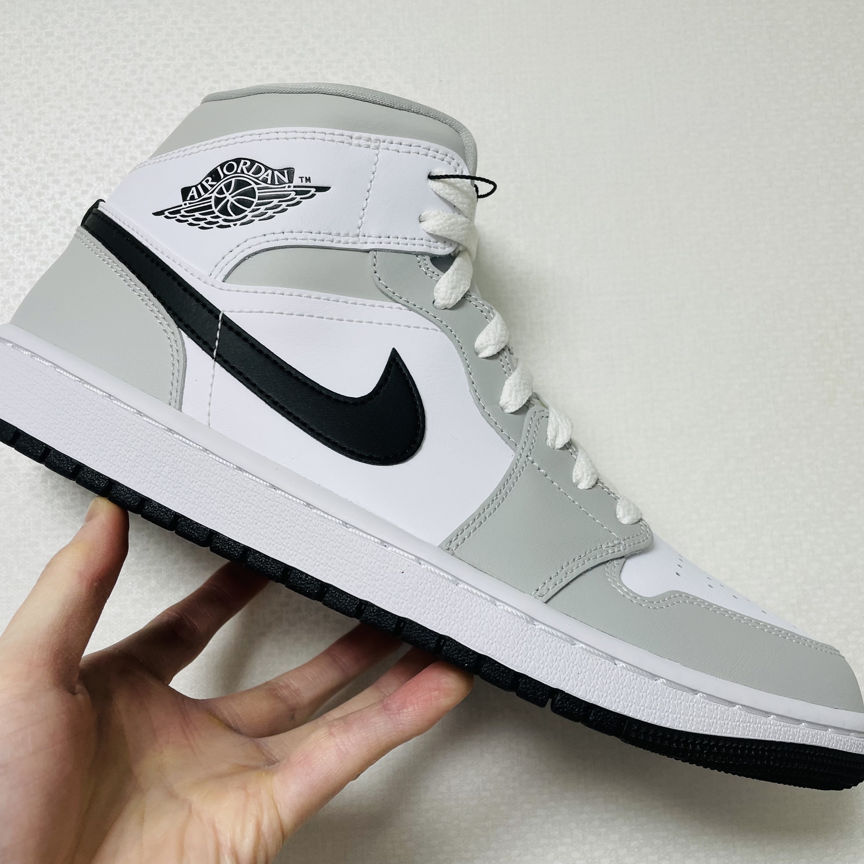 (W) Jordan 1 Mid Grey Fog 착용 스타일