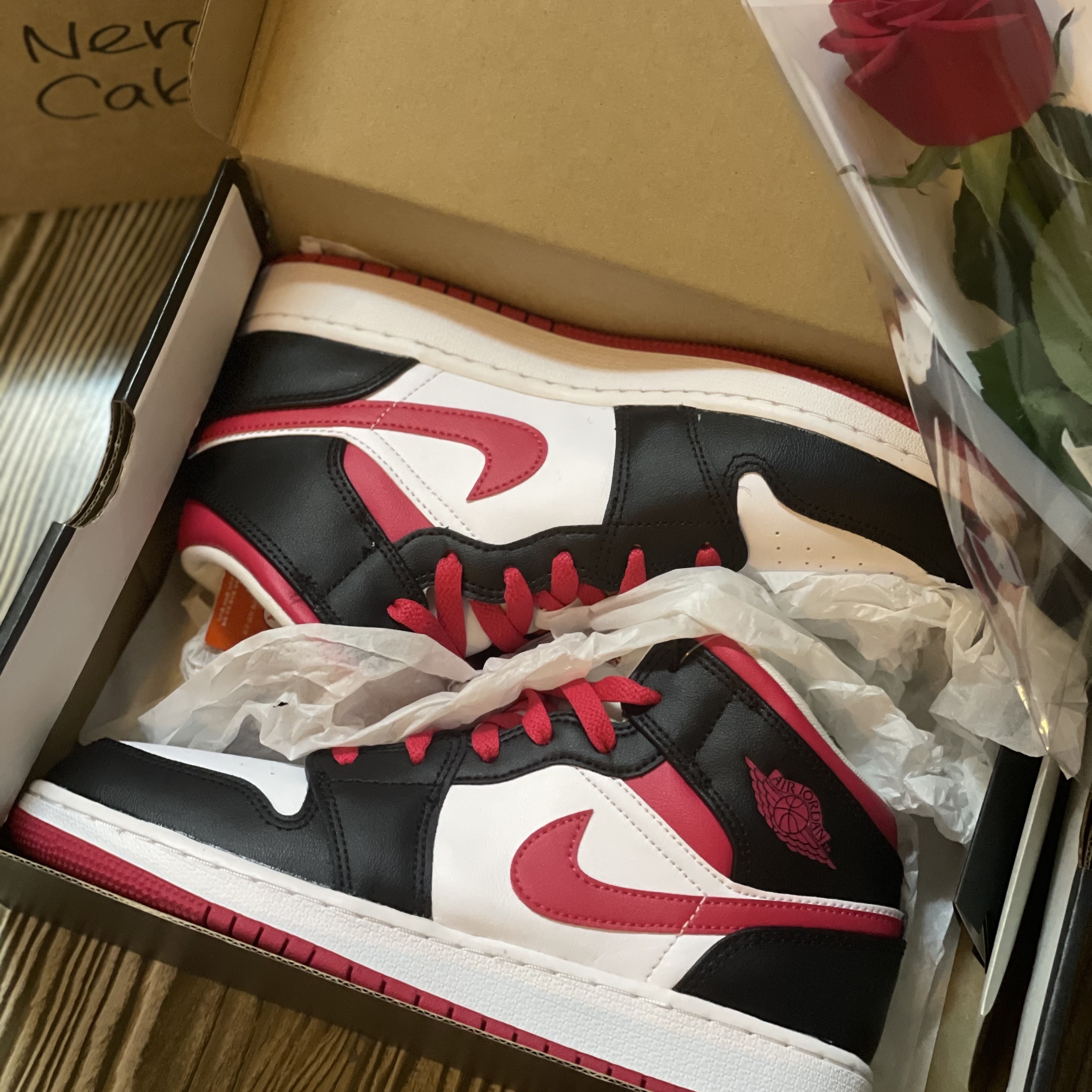 (GS) Jordan 1 Mid Very Berry  착용 스타일