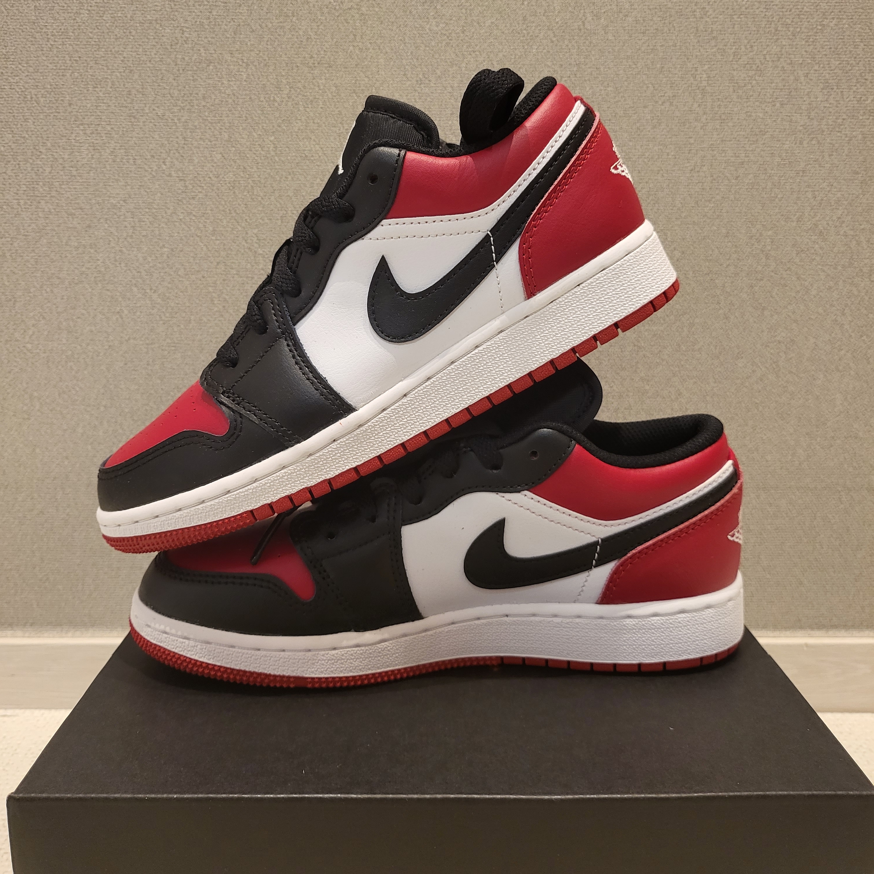 (GS) Jordan 1 Low Bred Toe 착용 스타일 - 1