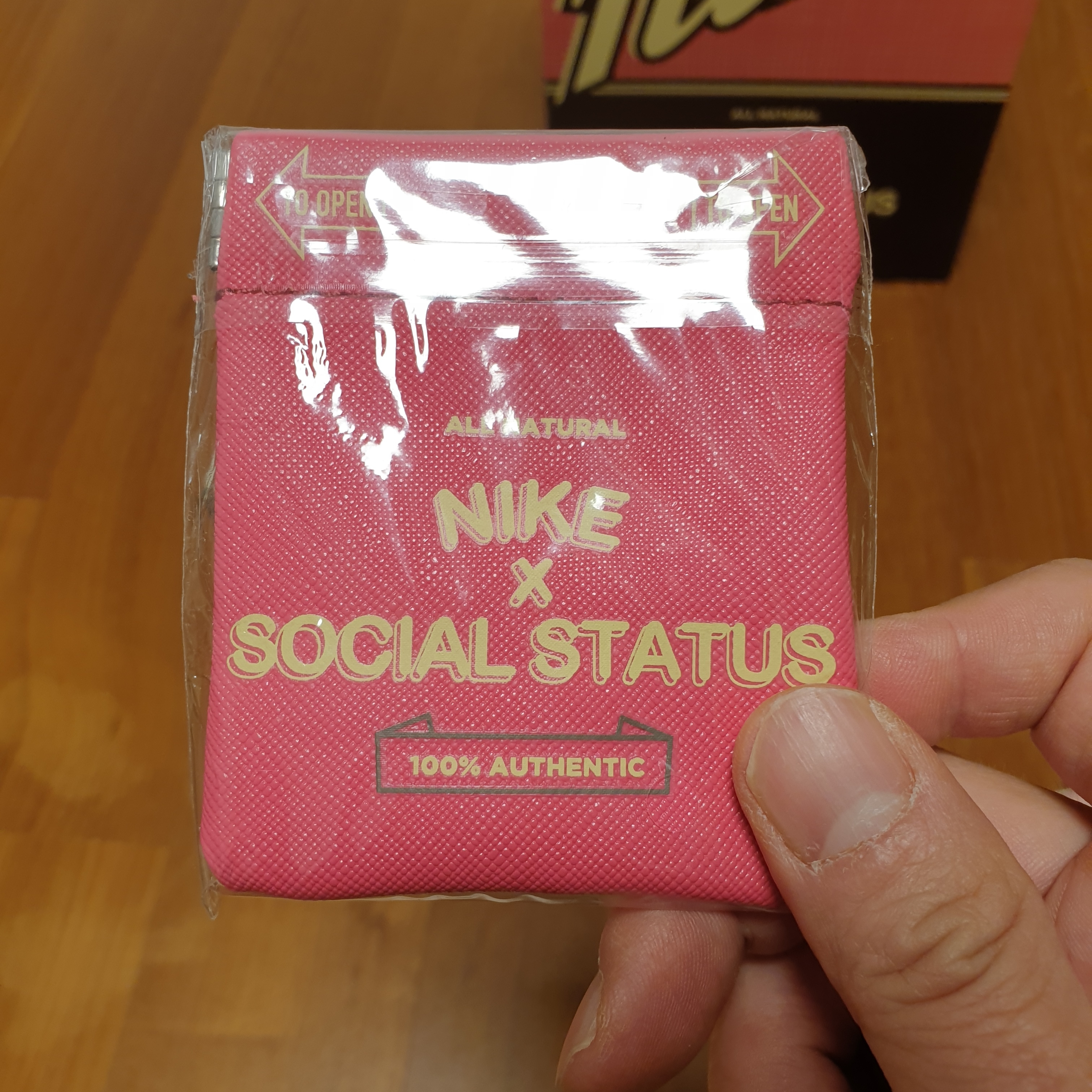 Nike x Social Status Dunk Mid Free Lunch Strawberry Milk 착용 스타일 - 5