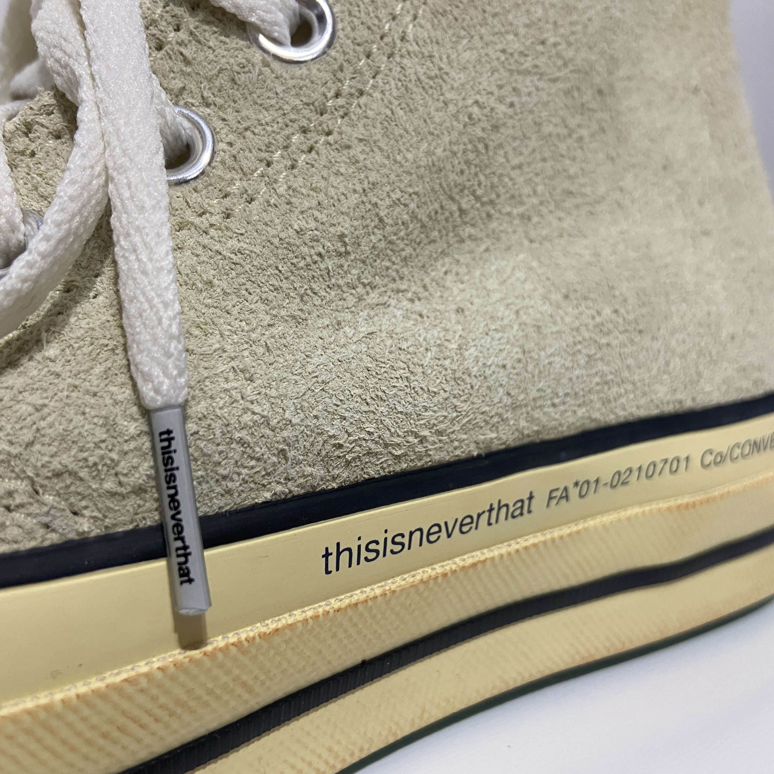 Converse x Thisisneverthat Chuck 70 High Lemon Icing 착용 스타일 - 3
