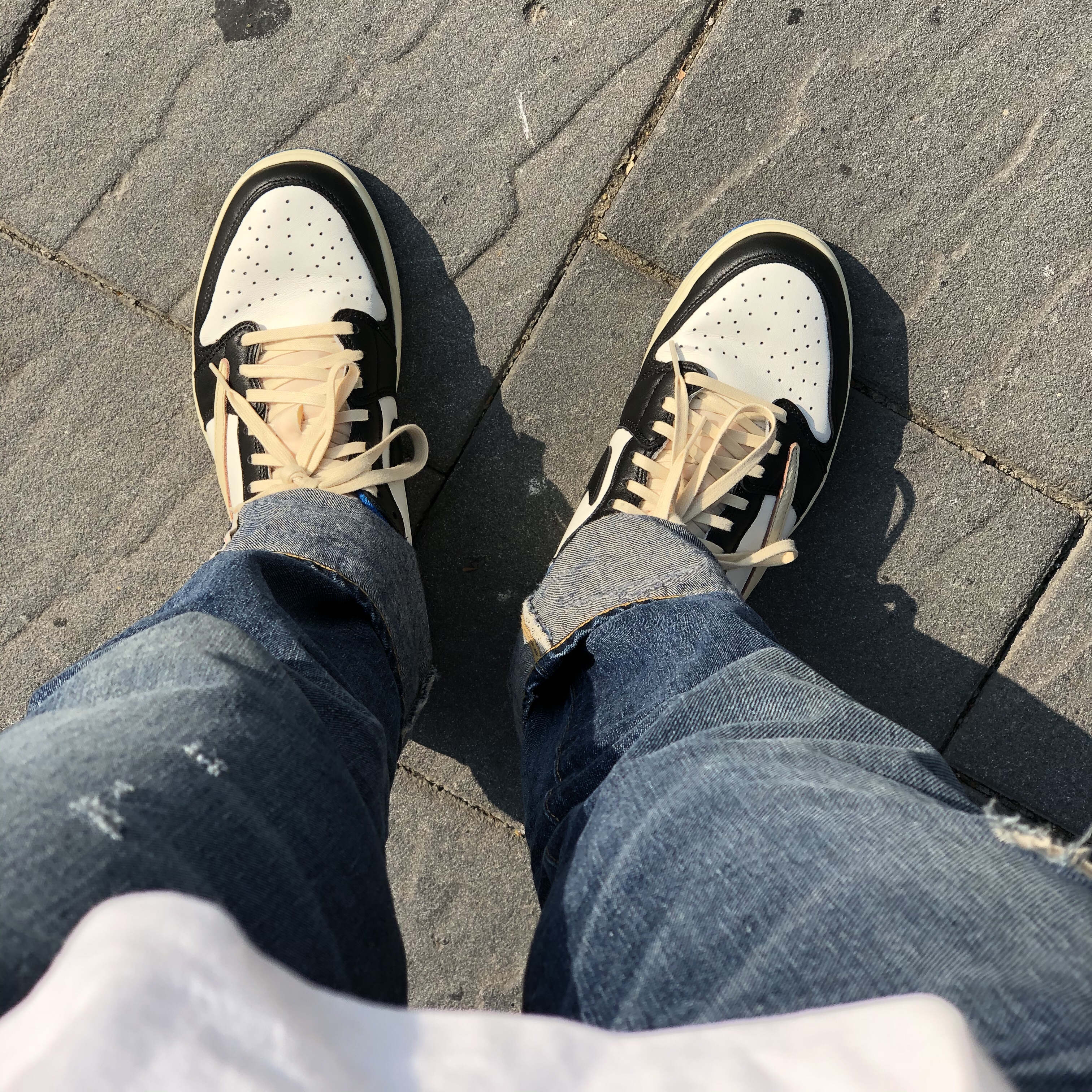 Jordan 1 x Travis Scott x Fragment Retro Low OG SP Military Blue 착용 스타일 - 1