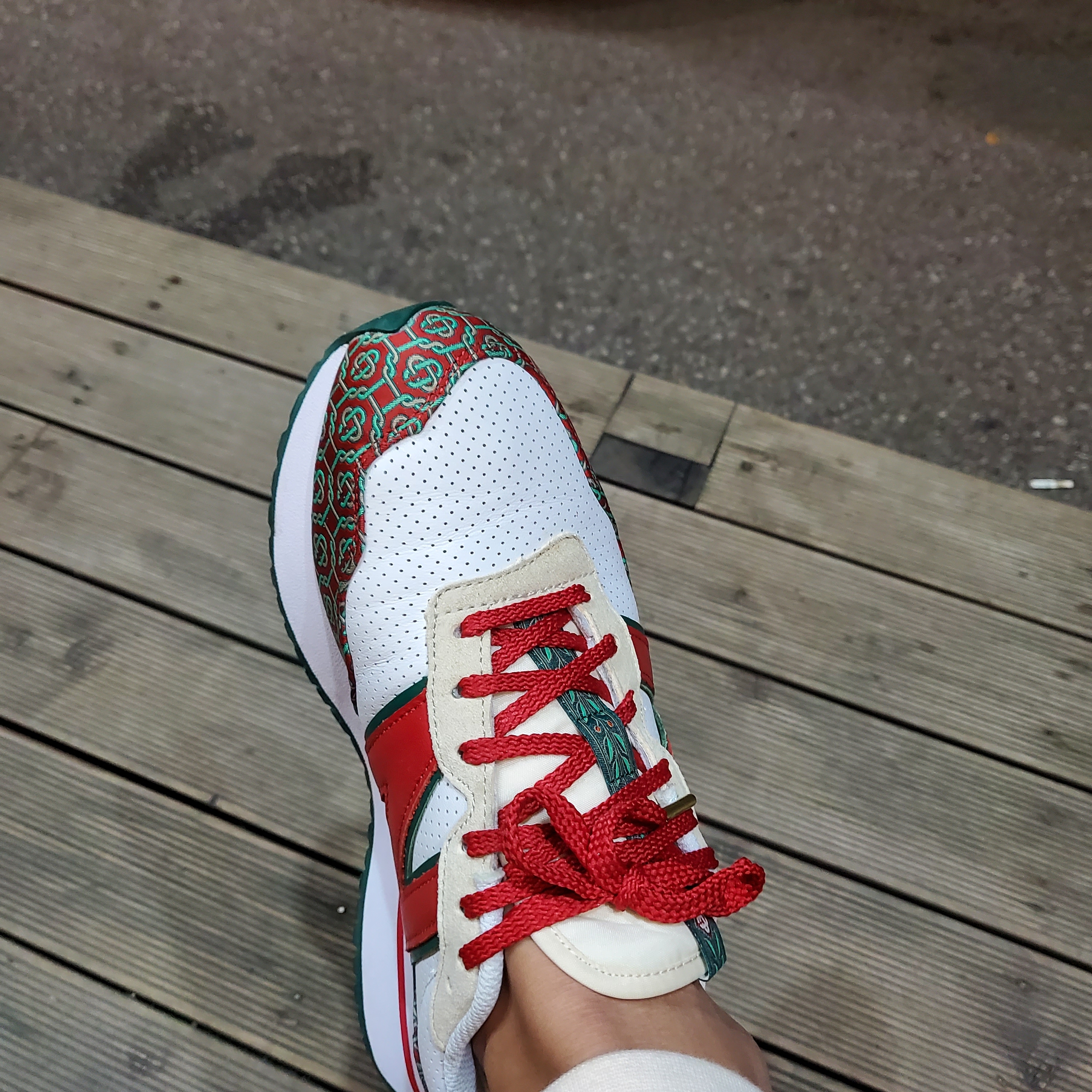 New Balance x Casablanca 237 Idealist Monogram Red Green 착용 스타일 - 1