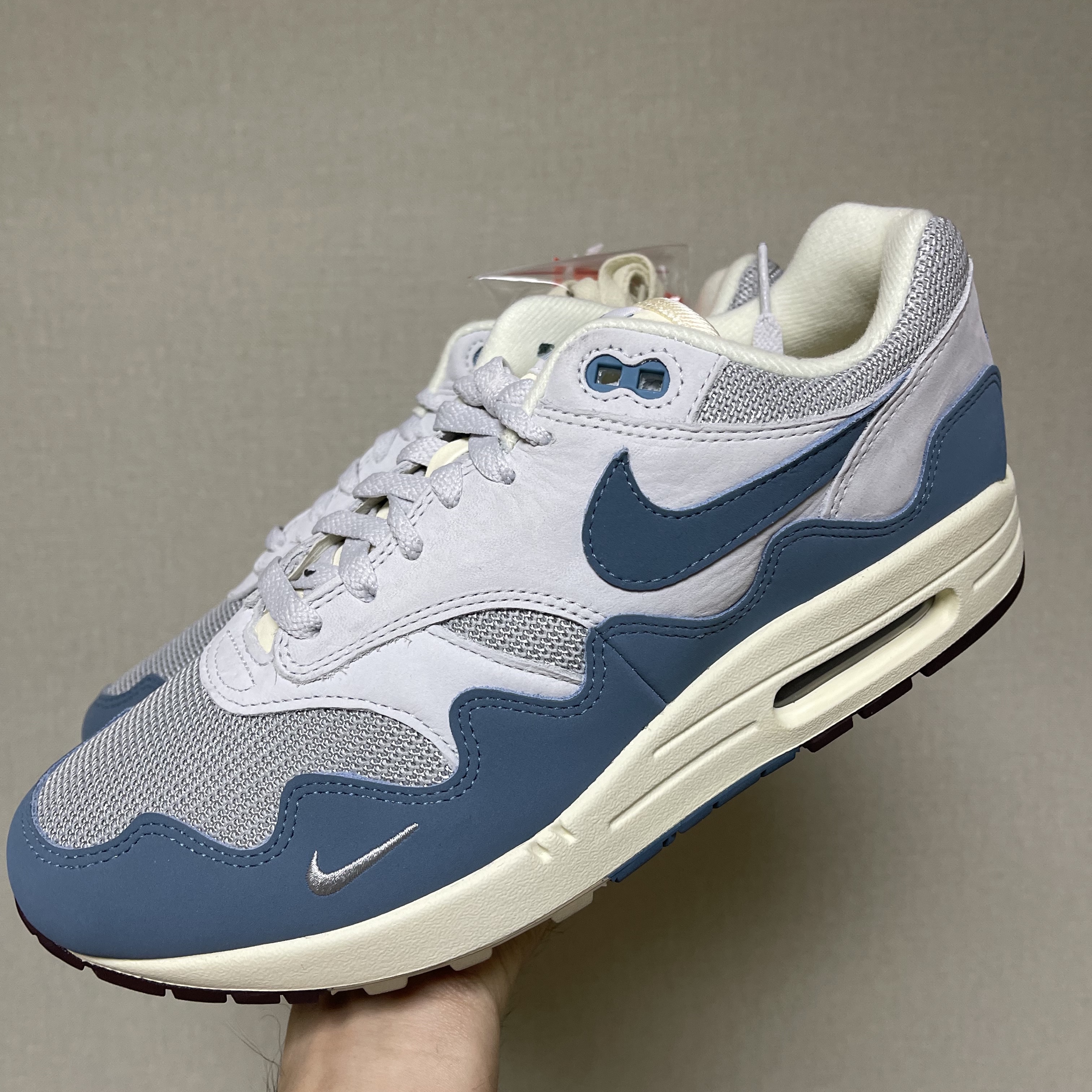 Nike x Patta Air Max 1 Noise Aqua 착용 스타일 - 2